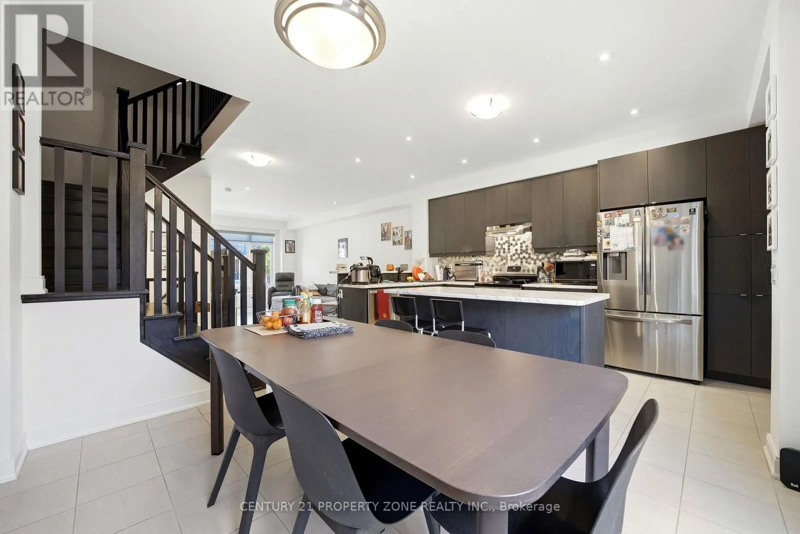 100 PEARMAN CRESCENT