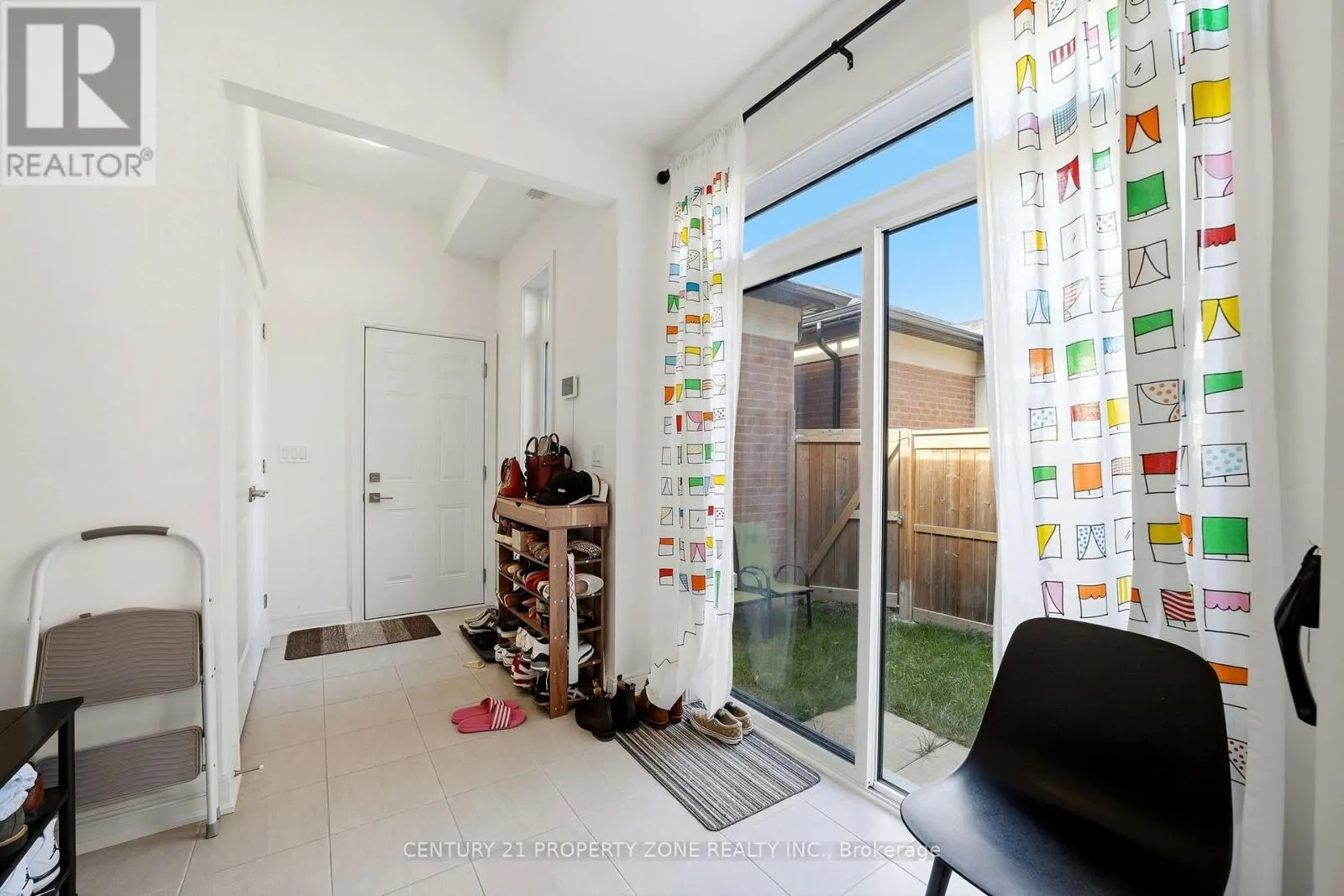 100 PEARMAN CRESCENT