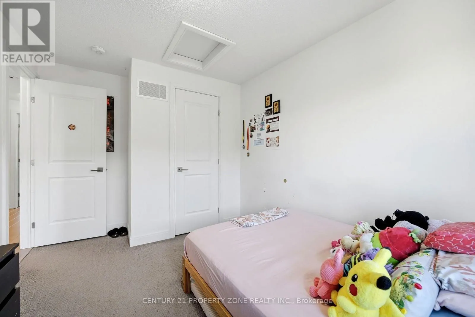 100 PEARMAN CRESCENT