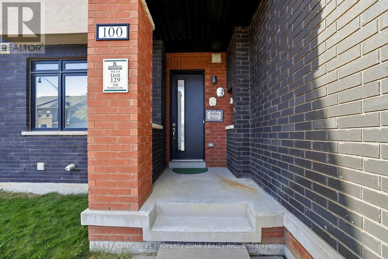 100 PEARMAN CRESCENT