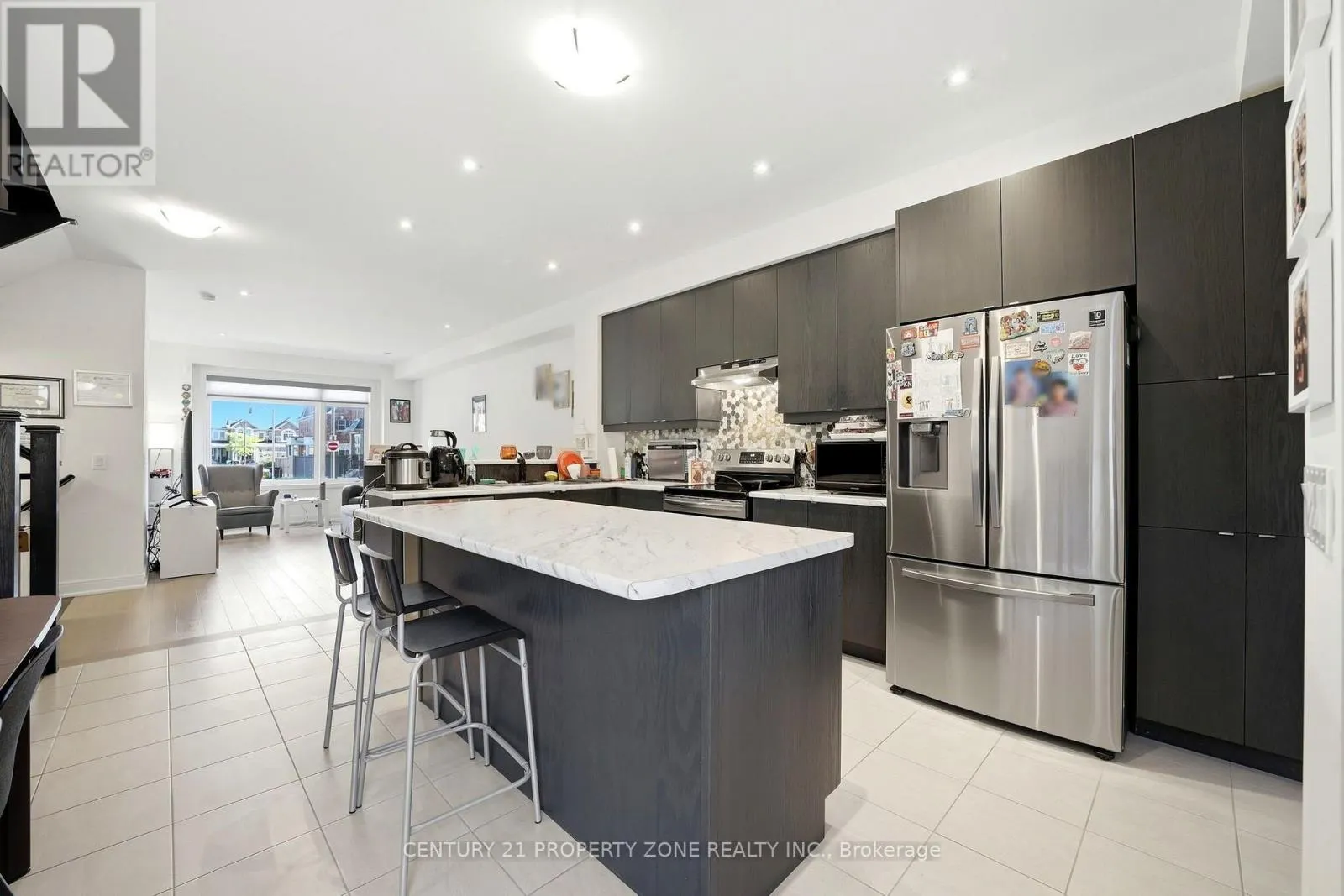 100 PEARMAN CRESCENT