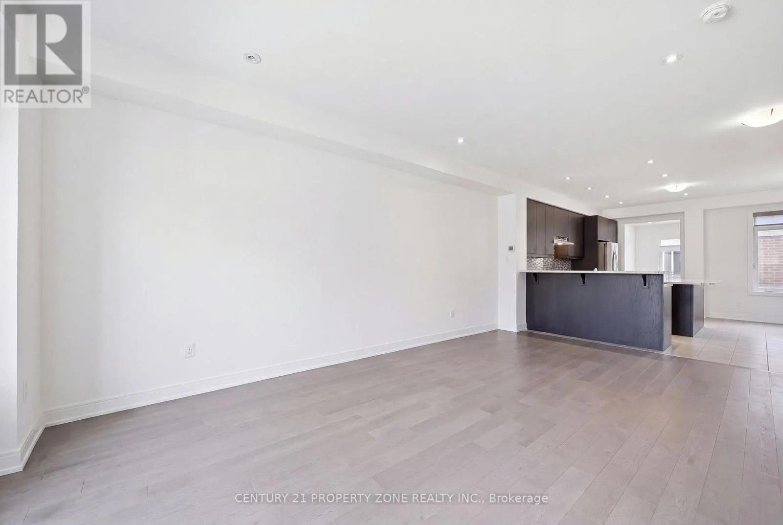 100 PEARMAN CRESCENT