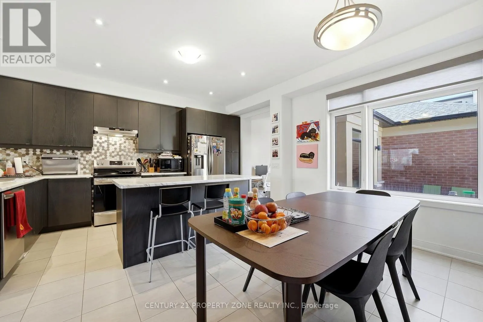 100 PEARMAN CRESCENT