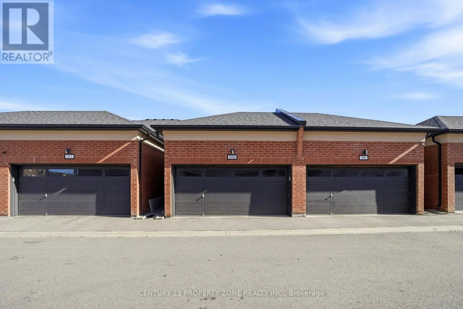 100 PEARMAN CRESCENT