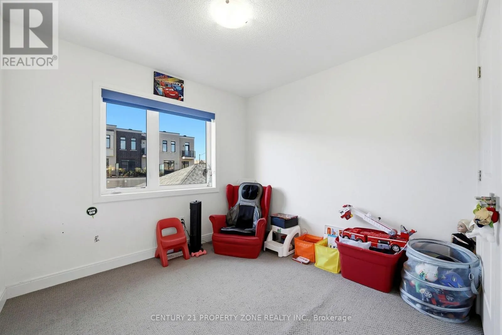 100 PEARMAN CRESCENT