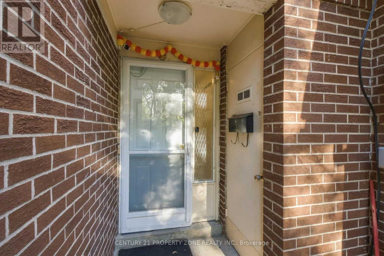 38 EDEN PARK