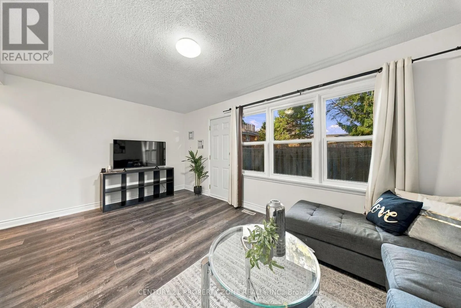 38 EDEN PARK
