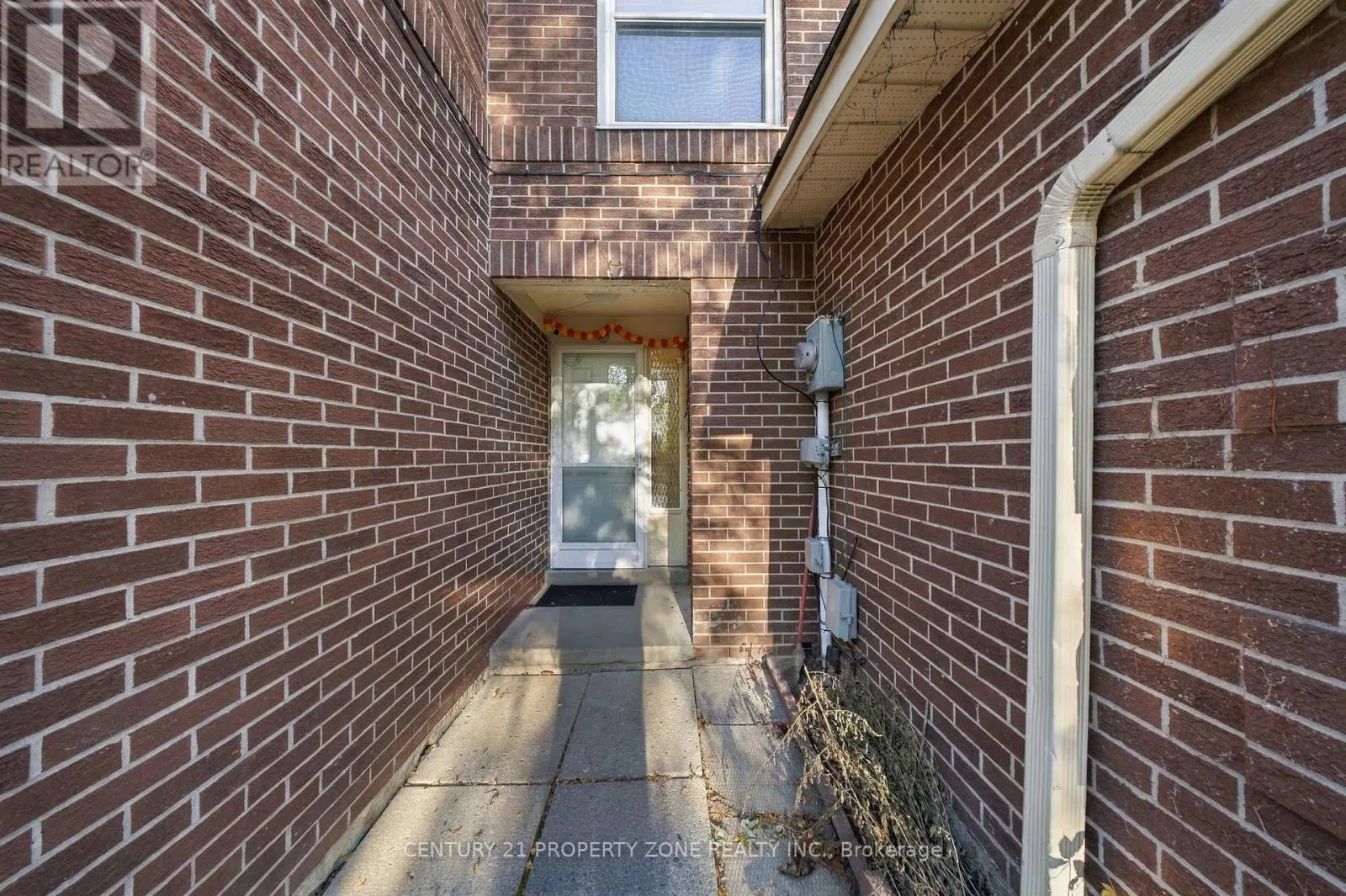 38 EDEN PARK