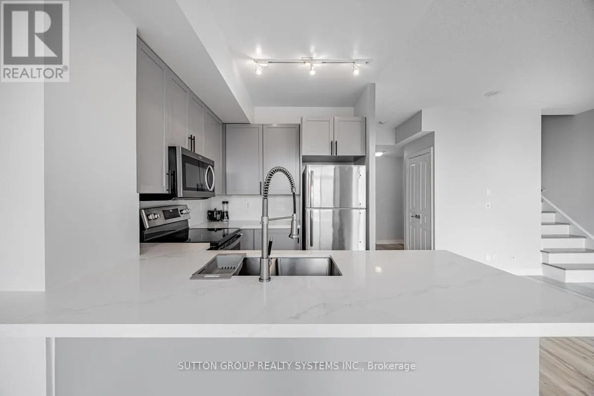 505 - 3939 DUKE OF YORK BOULEVARD