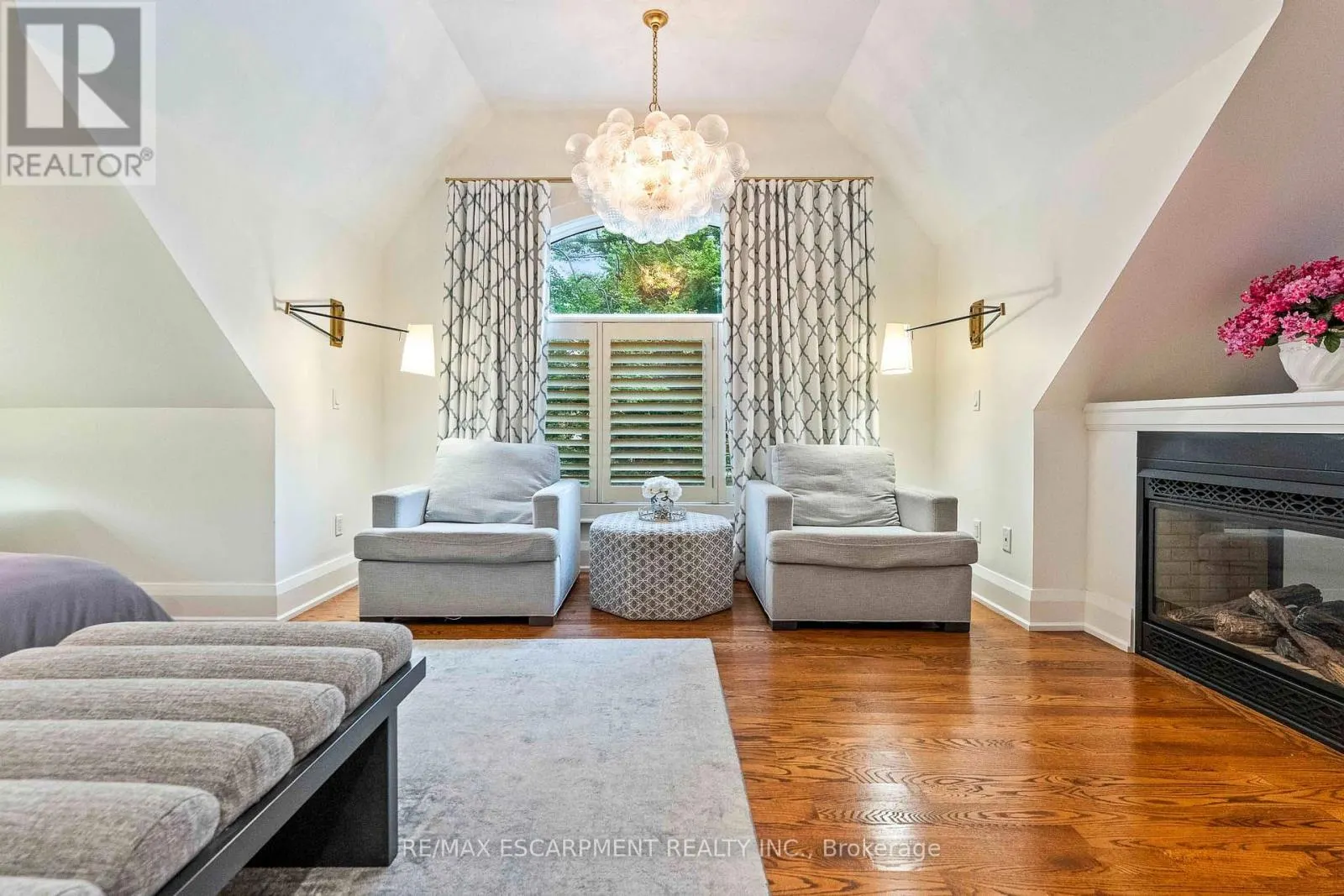 2209 PINENEEDLE ROW