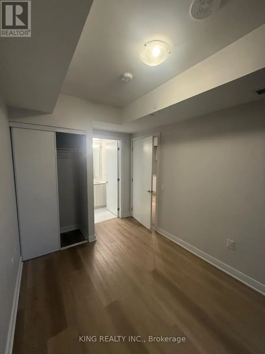 411 - 86 DUNDAS STREET E