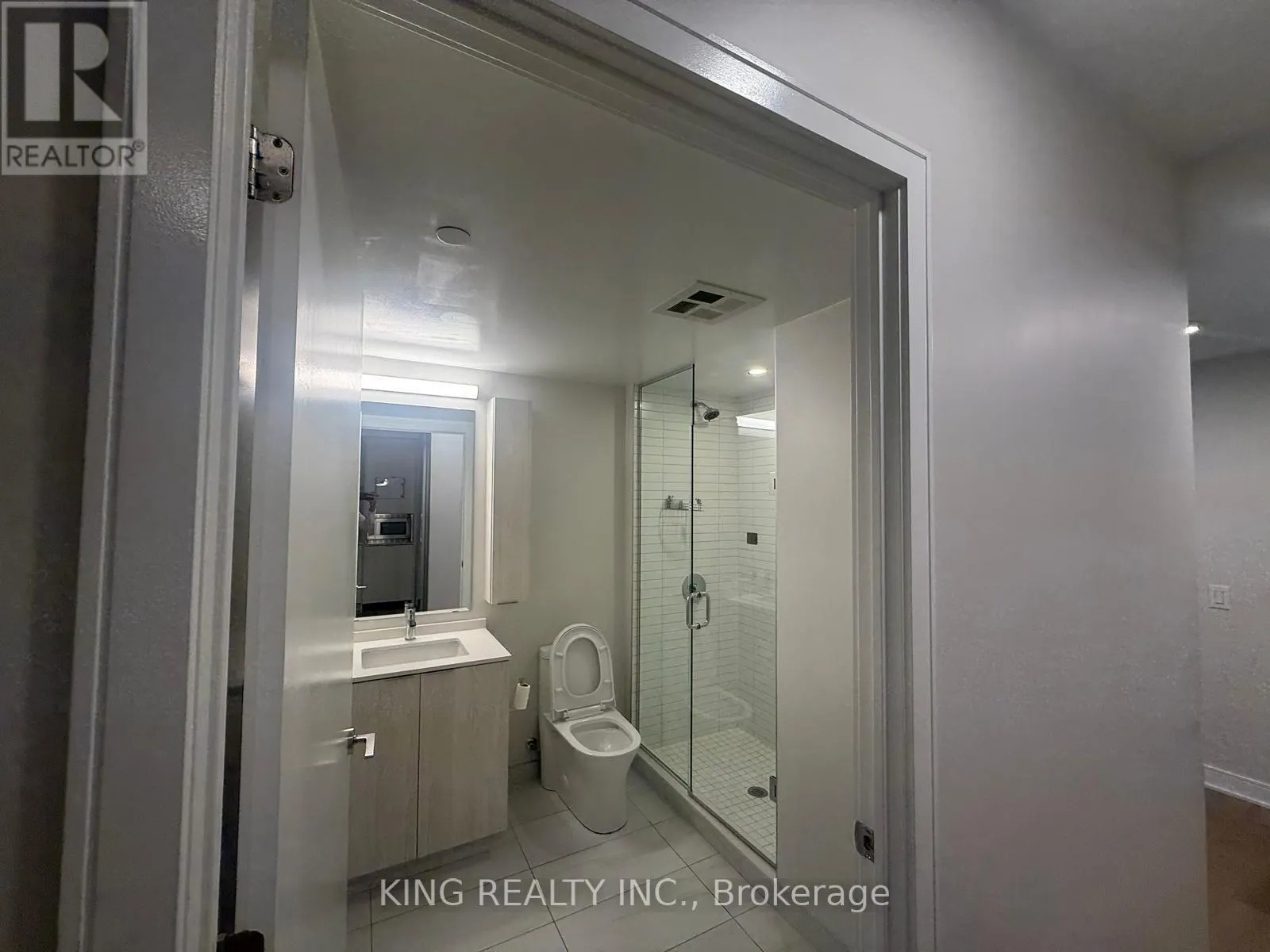 411 - 86 DUNDAS STREET E
