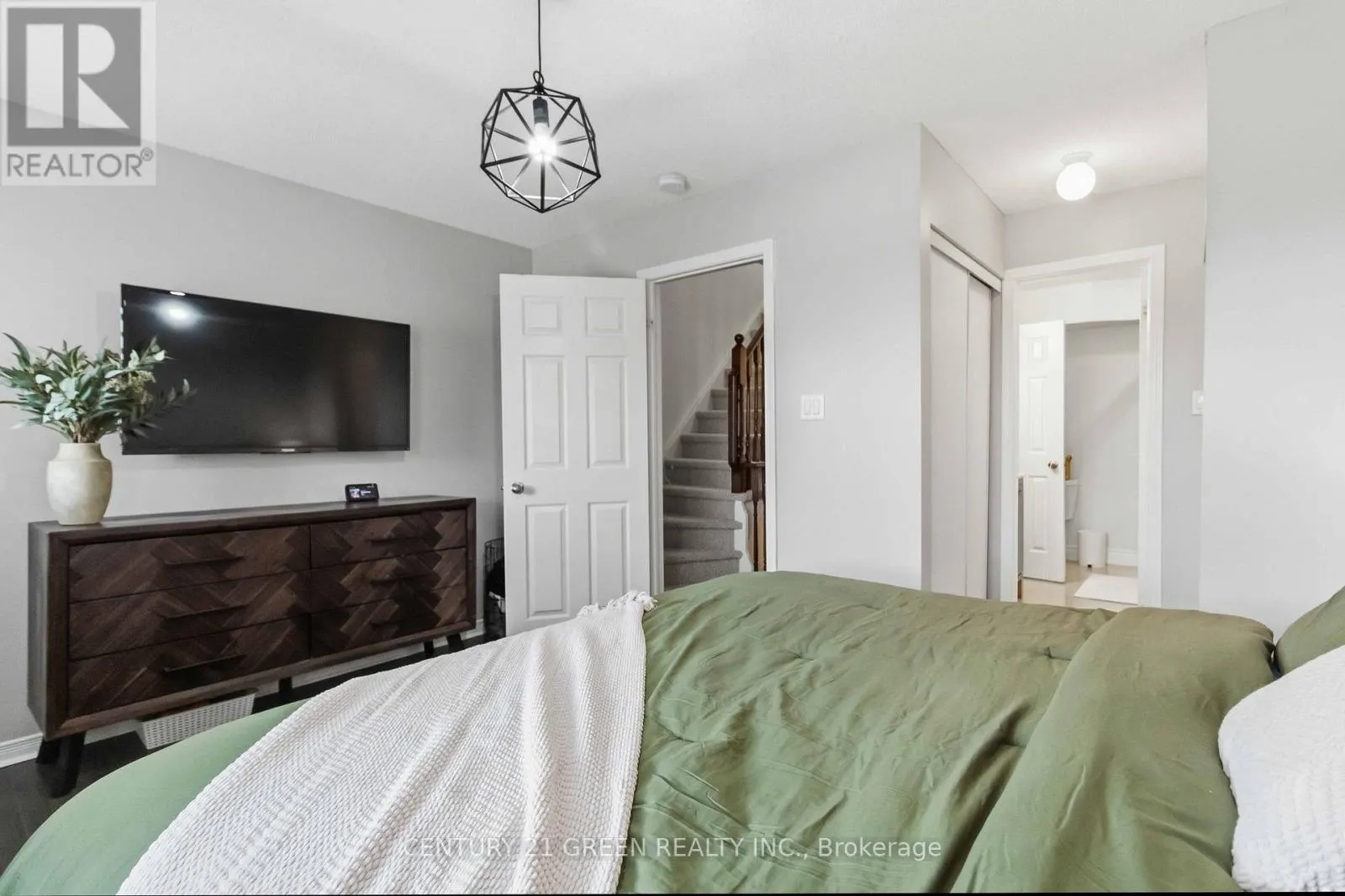43 - 180 HOWDEN BOULEVARD