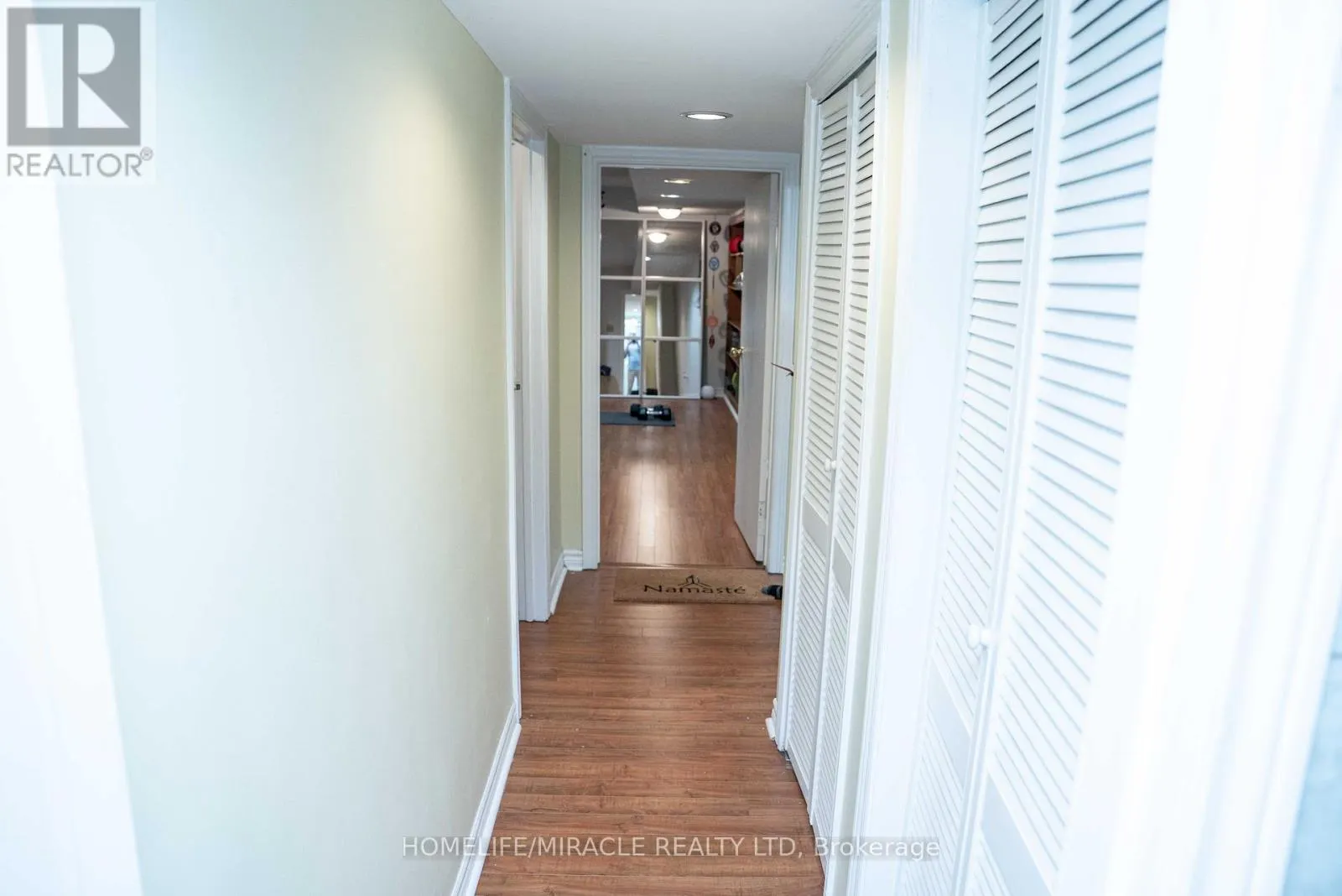 52 CREDITSTONE ROAD