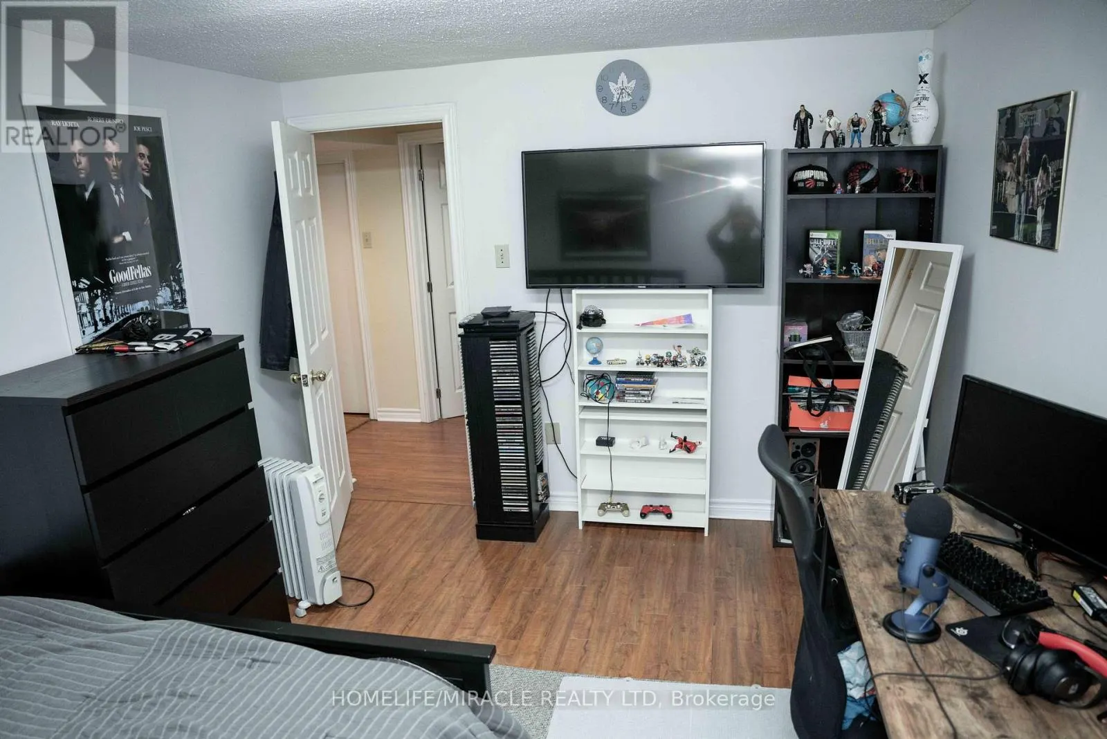 52 CREDITSTONE ROAD