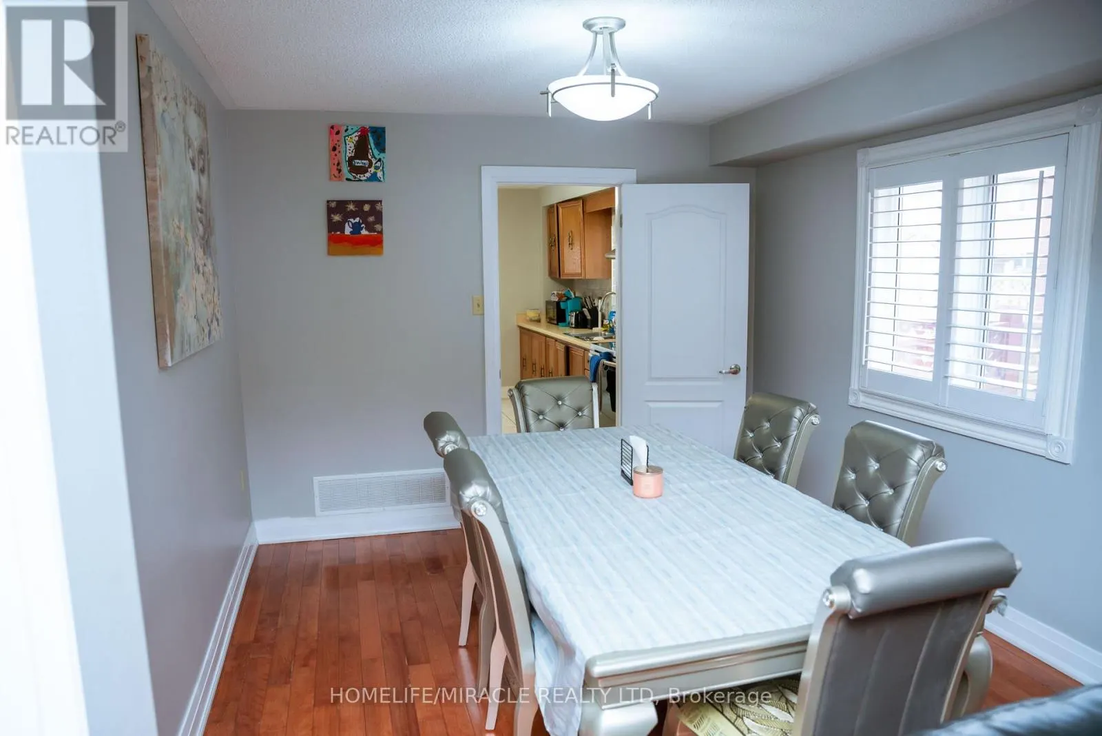 52 CREDITSTONE ROAD