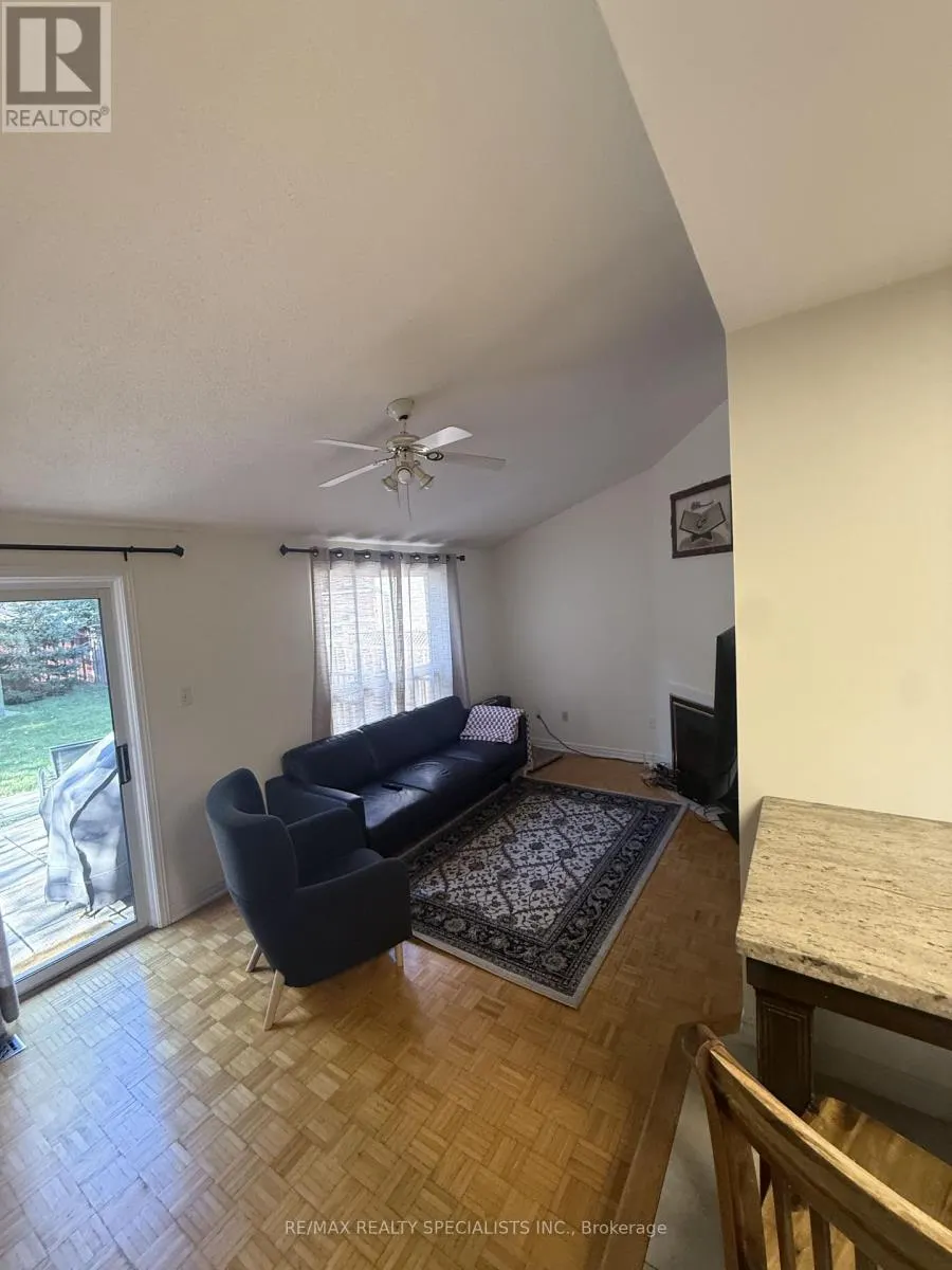 MAIN & 2ND - 2535 RAGLAN COURT