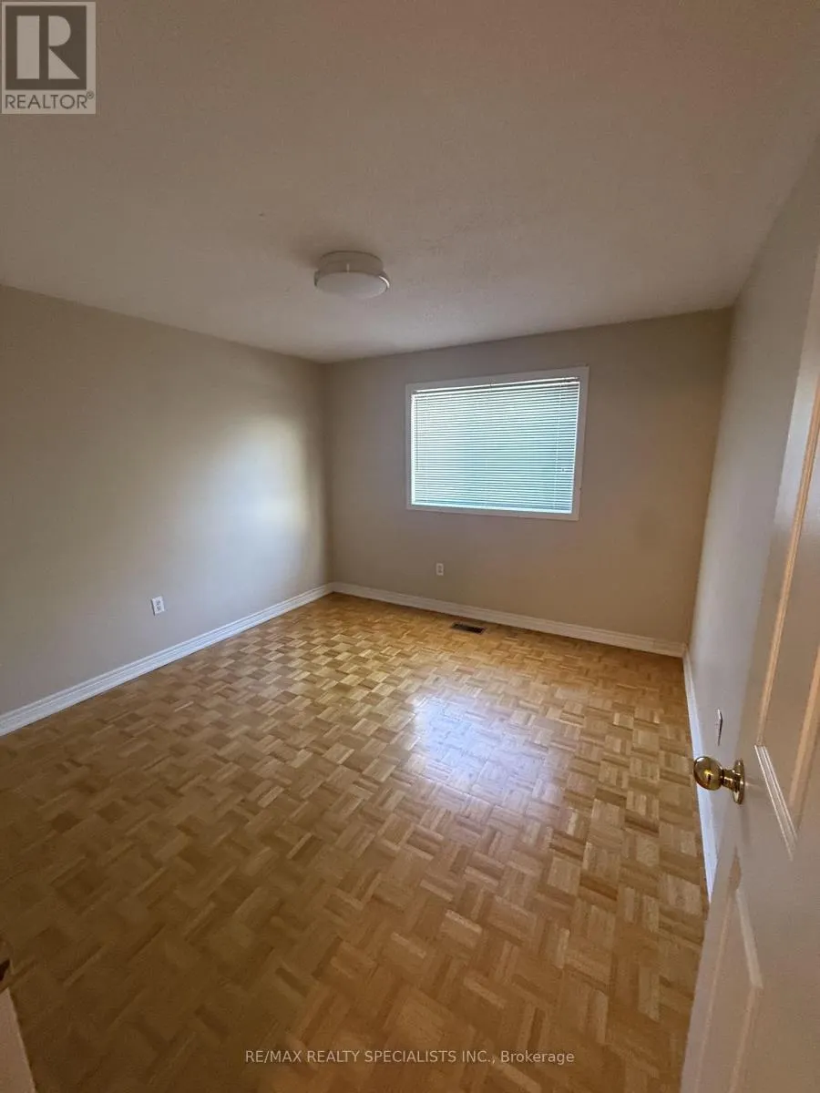 MAIN & 2ND - 2535 RAGLAN COURT