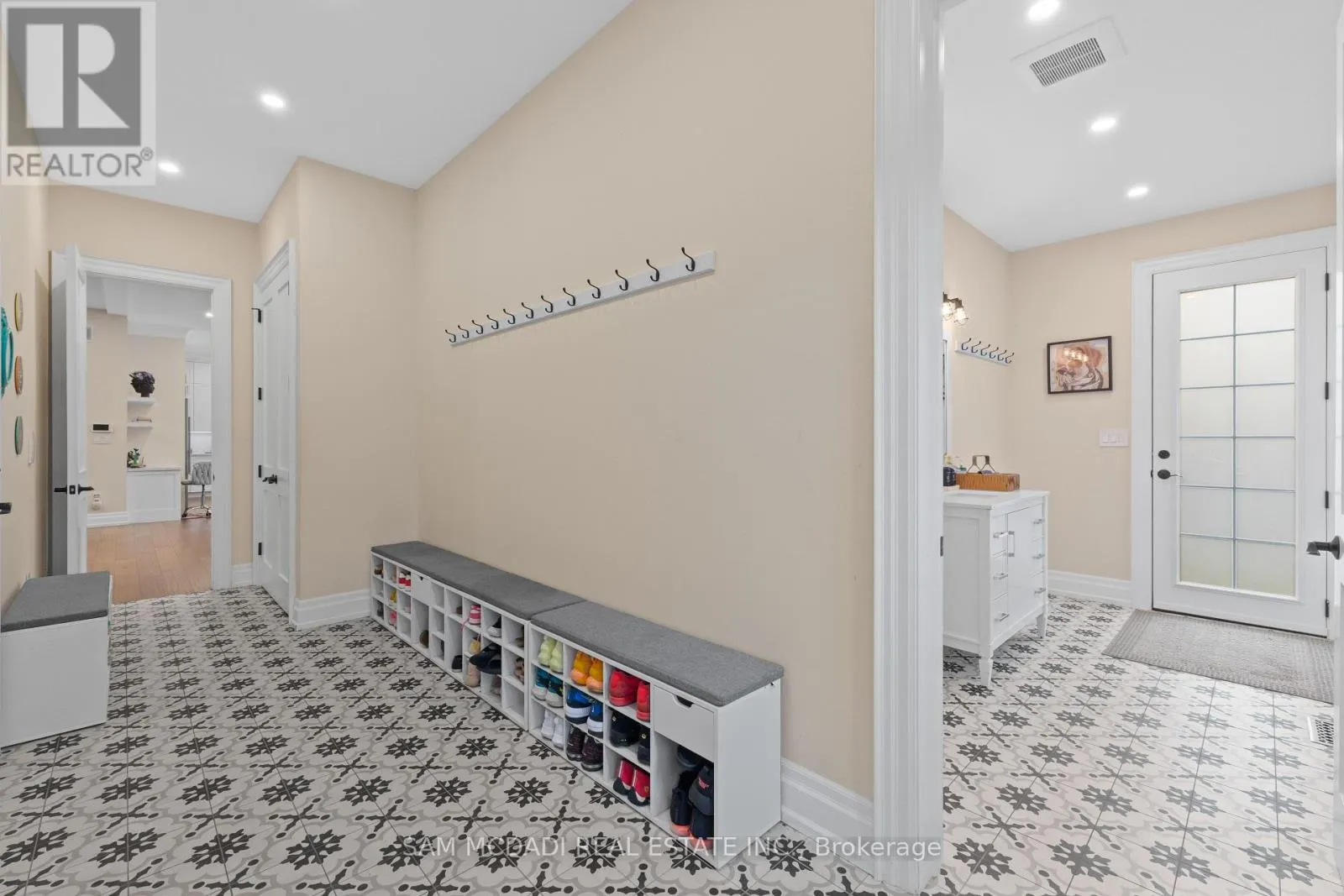 834 EDISTEL CRESCENT