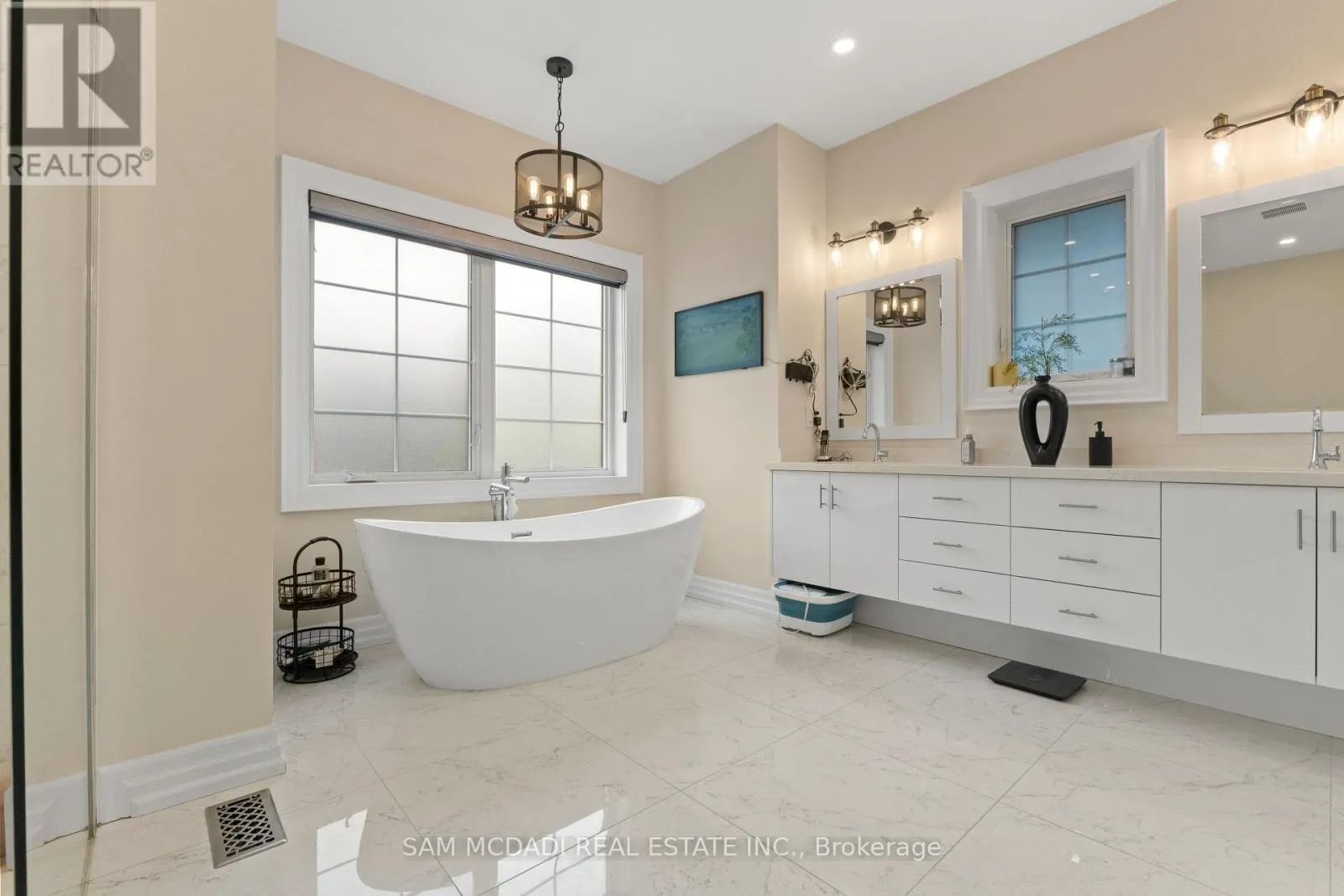 834 EDISTEL CRESCENT