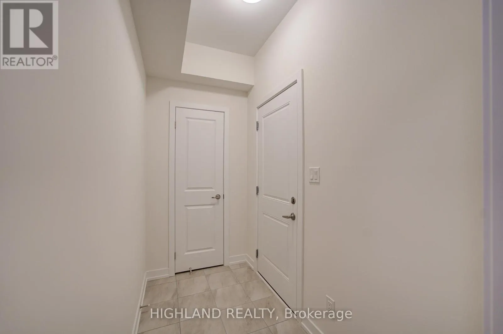 1164 DARTMOUTH CRESCENT