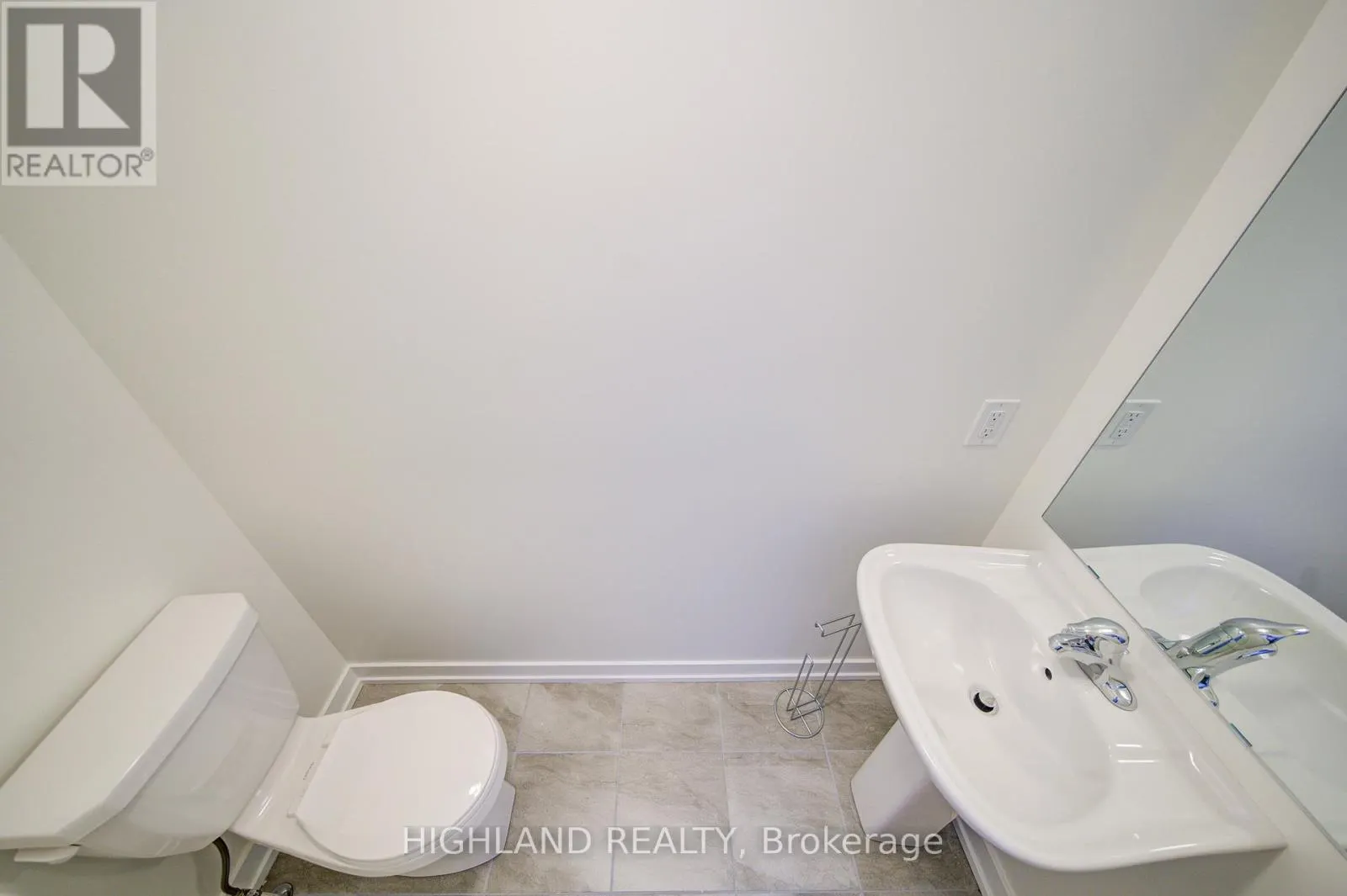 1164 DARTMOUTH CRESCENT