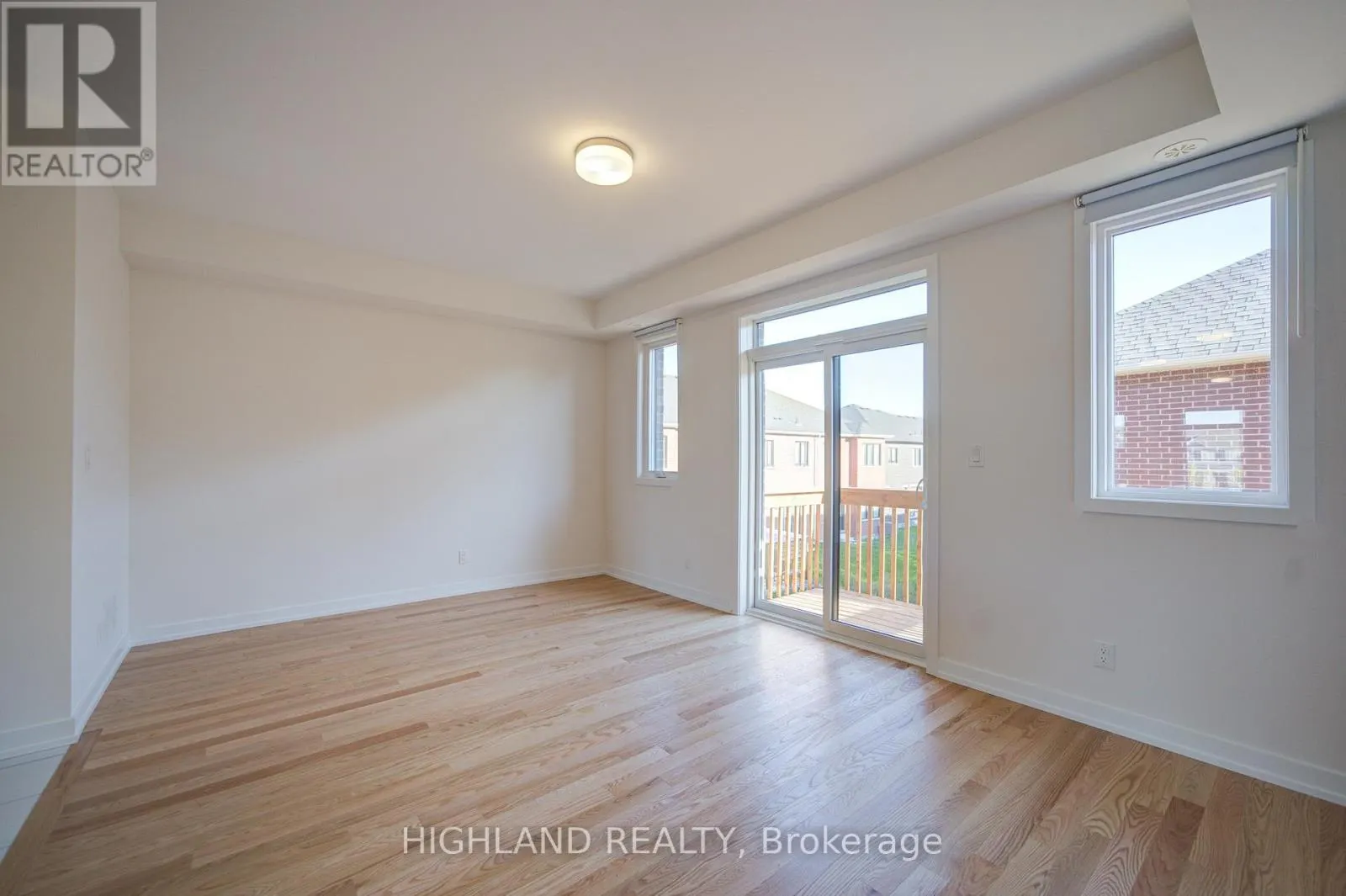 1164 DARTMOUTH CRESCENT