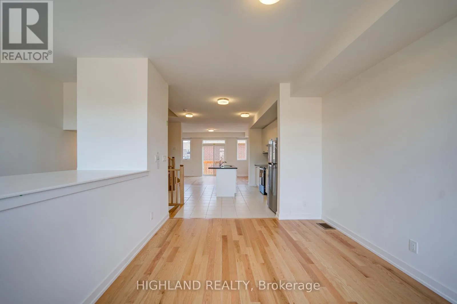 1164 DARTMOUTH CRESCENT