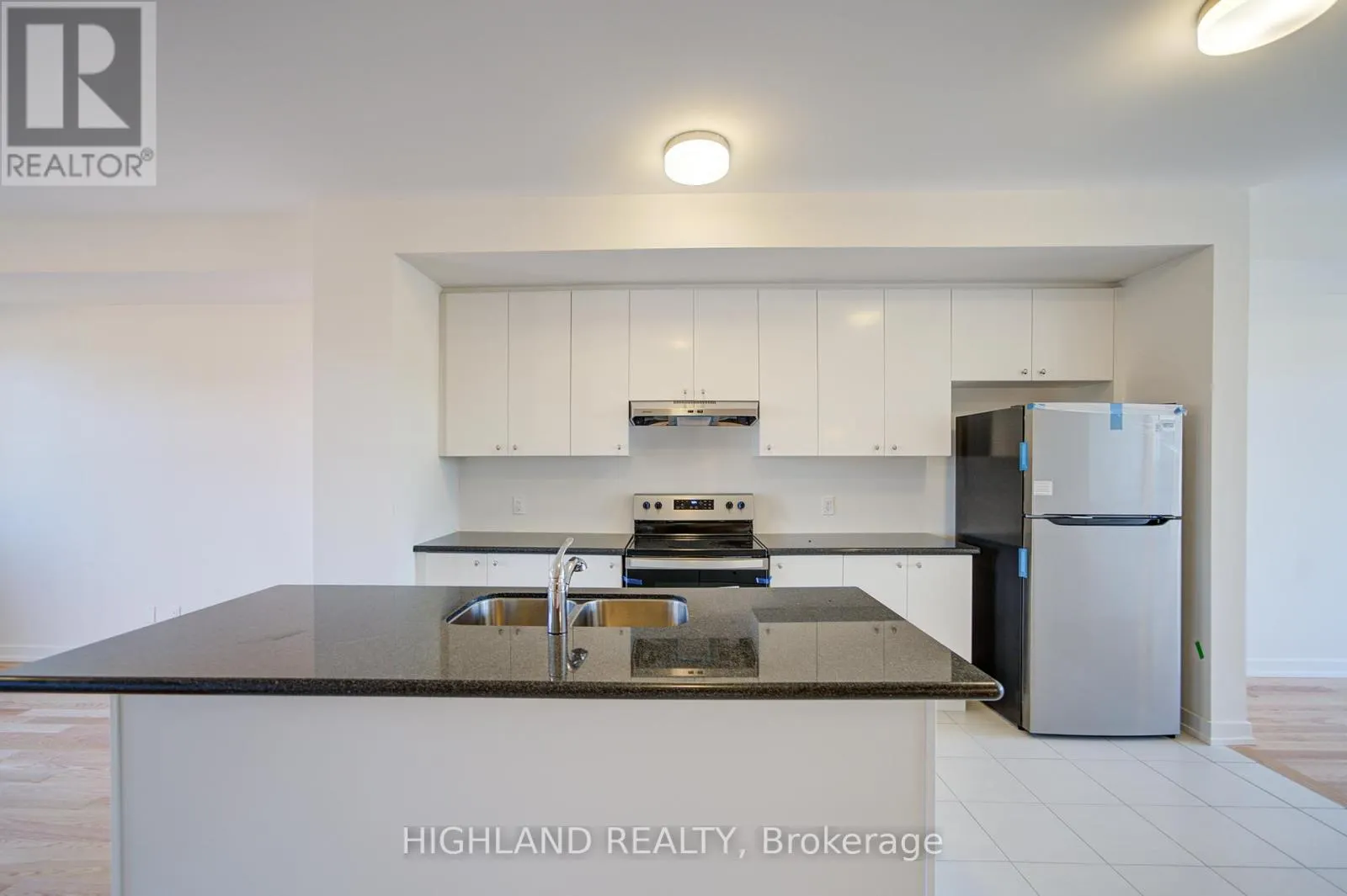 1164 DARTMOUTH CRESCENT