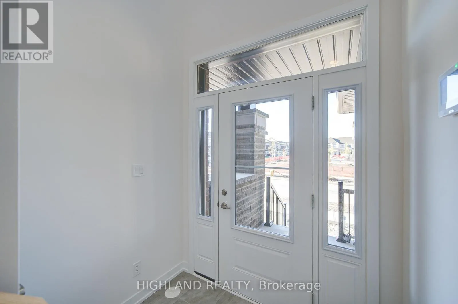 1164 DARTMOUTH CRESCENT