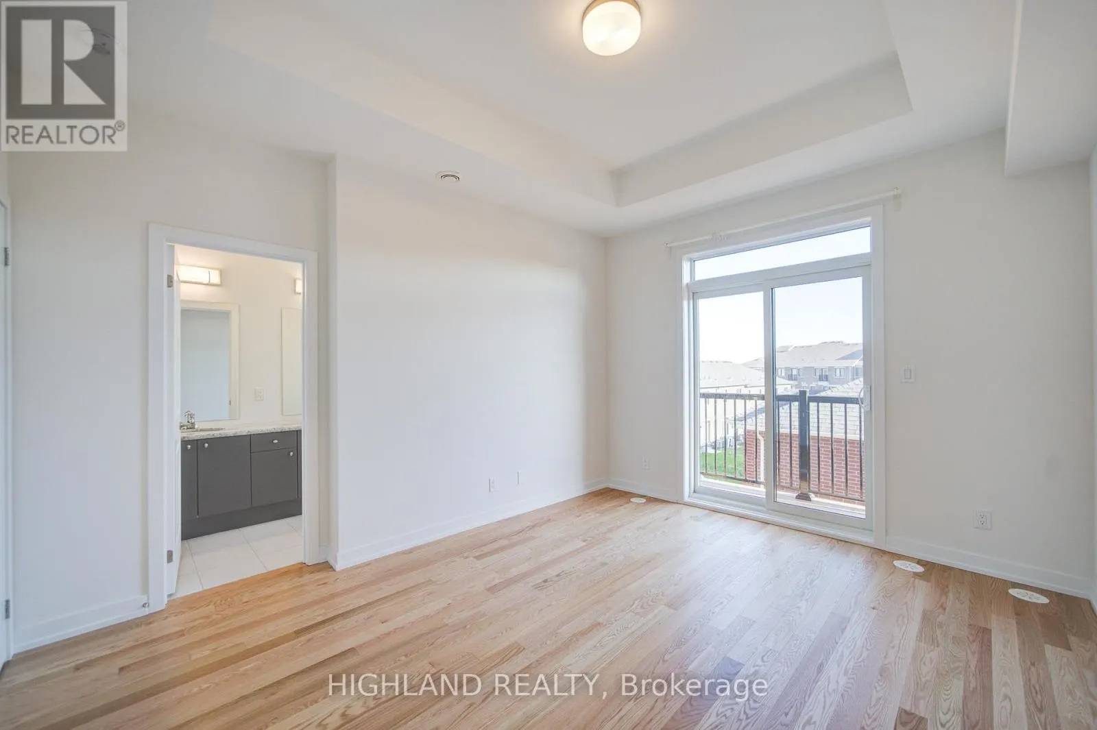 1164 DARTMOUTH CRESCENT