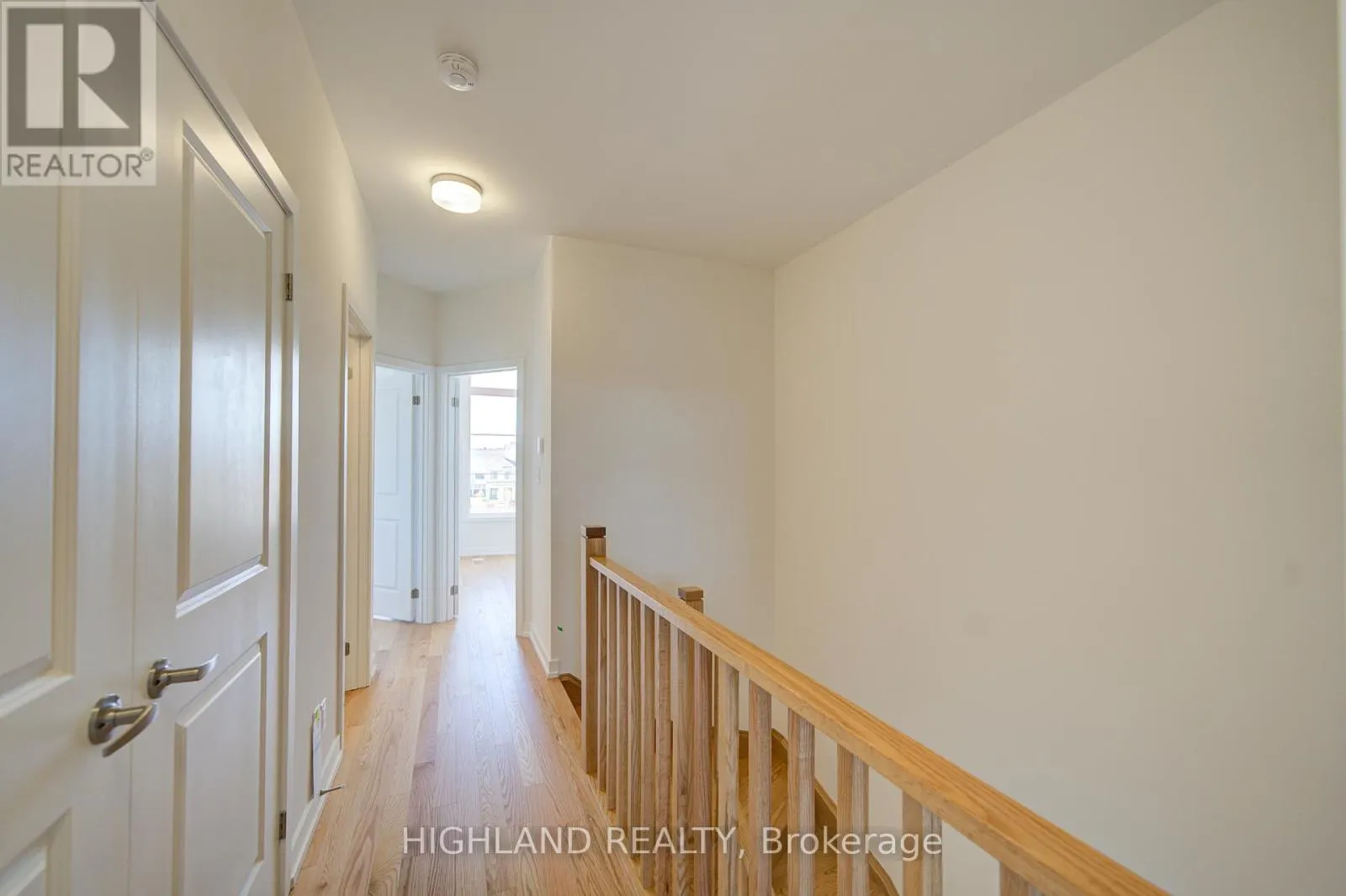 1164 DARTMOUTH CRESCENT