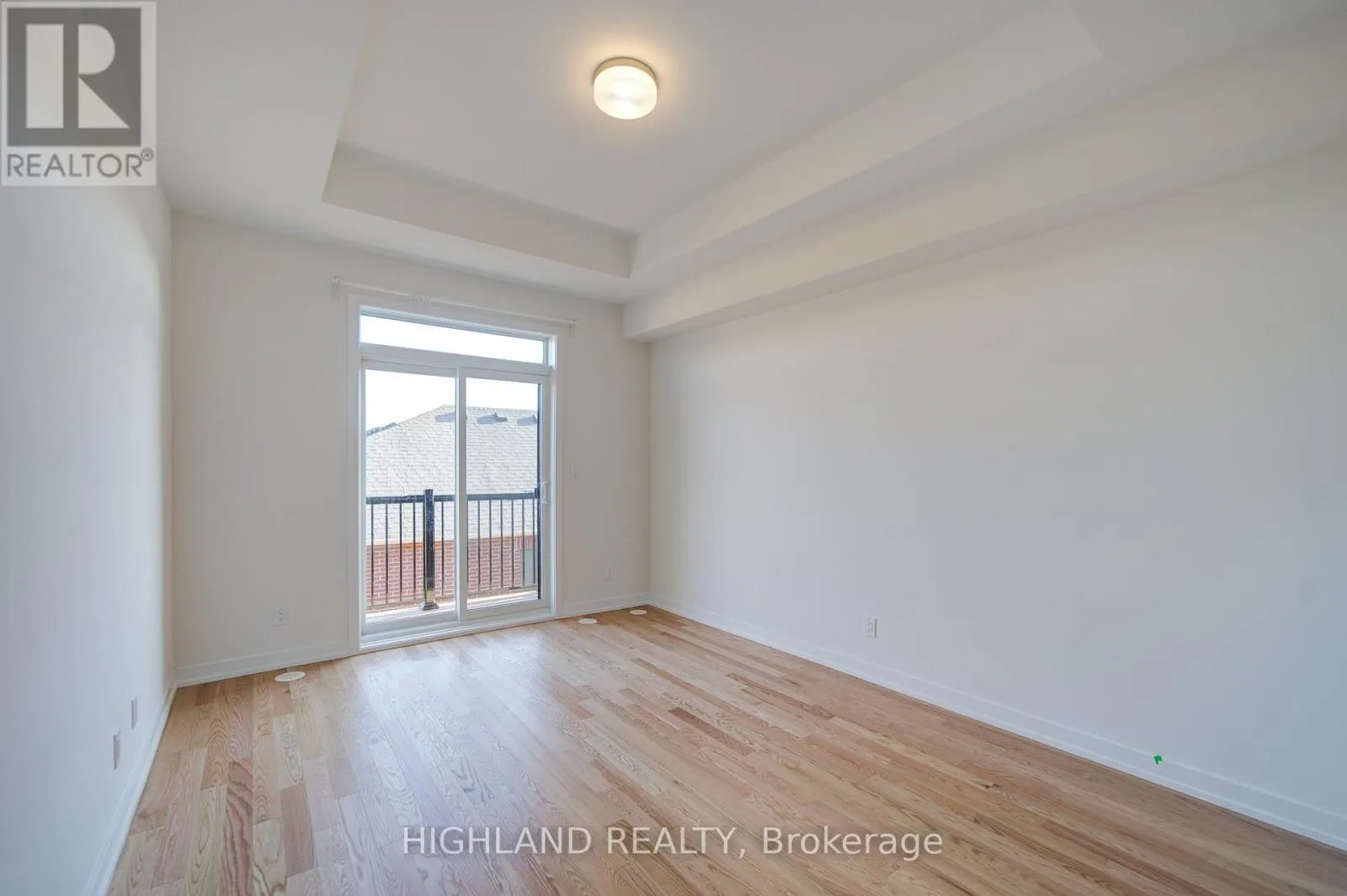 1164 DARTMOUTH CRESCENT