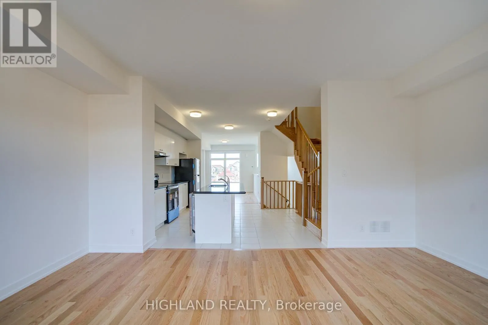 1164 DARTMOUTH CRESCENT