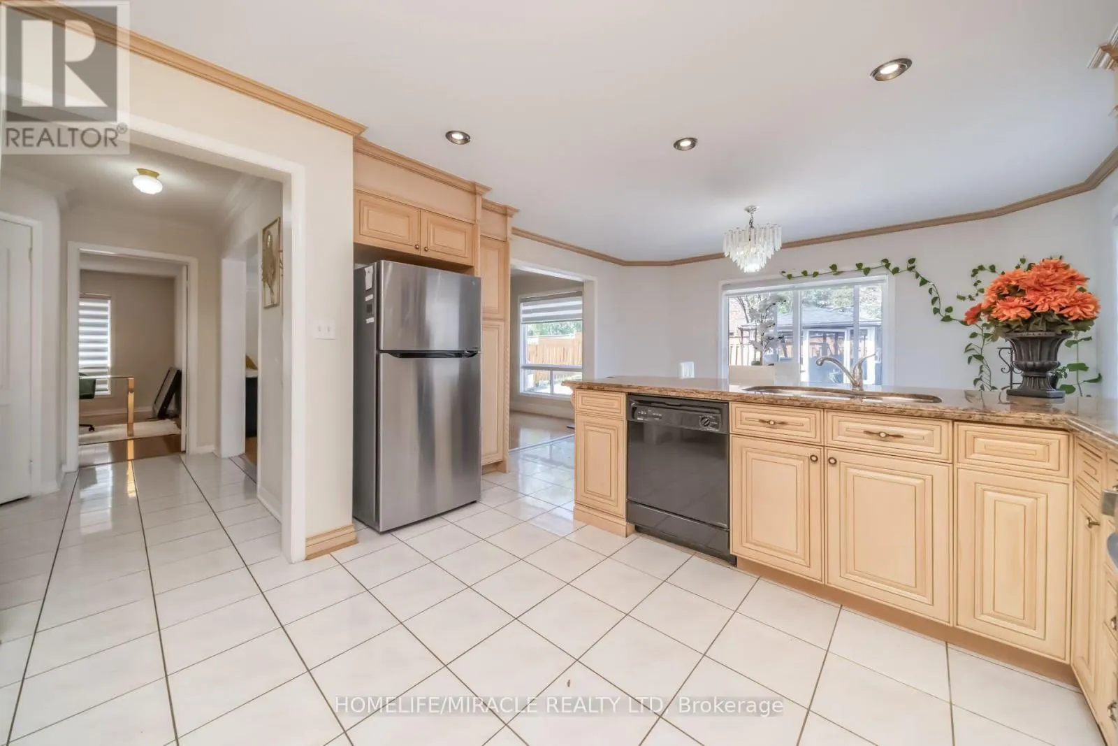 32 GOLD TREE STREET