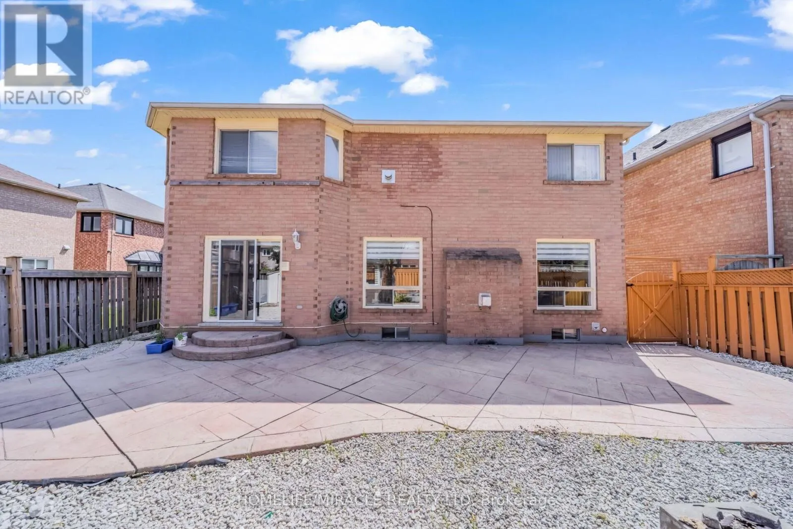32 GOLD TREE STREET