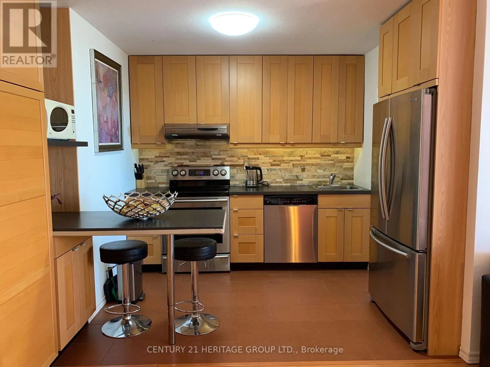 911 - 235 GRANDRAVINE DRIVE