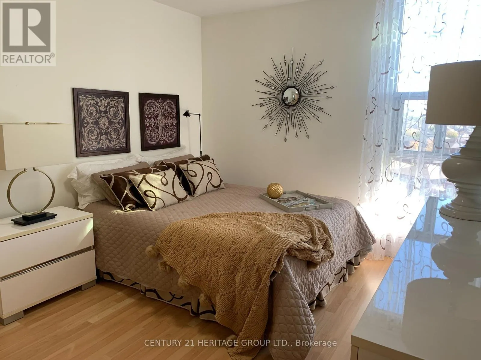 911 - 235 GRANDRAVINE DRIVE