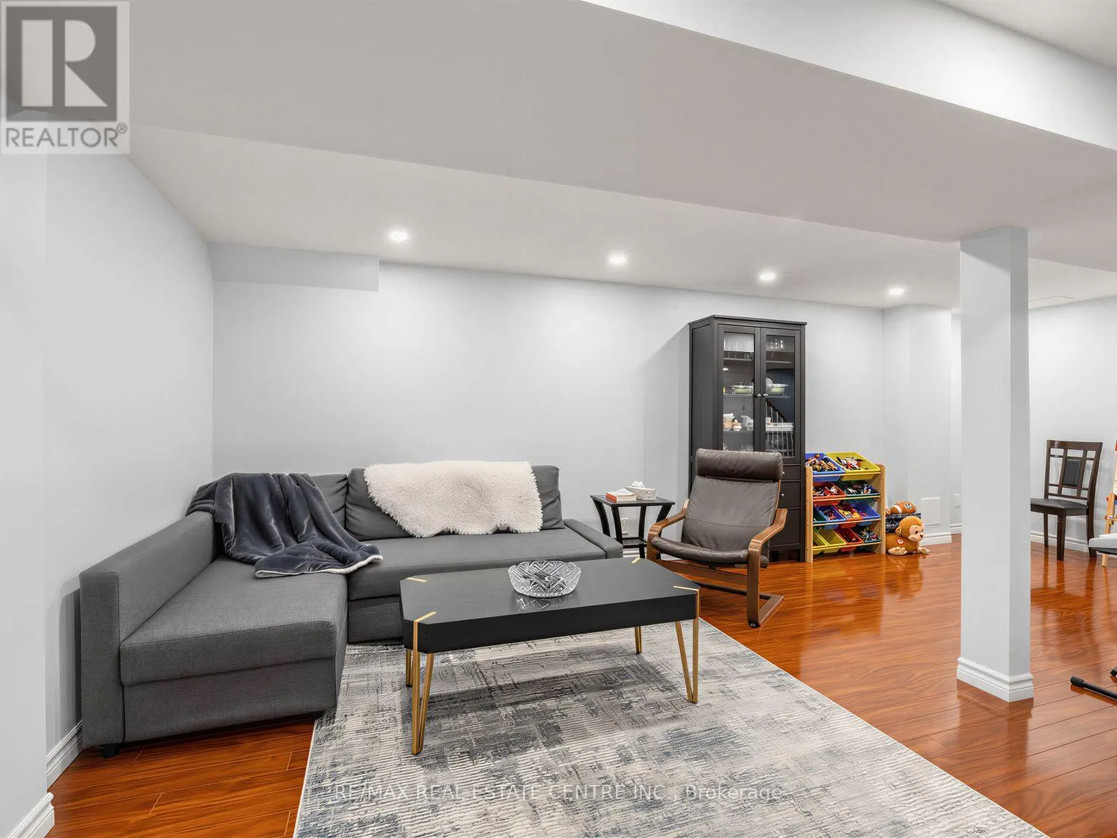 3042 PENDLETON ROAD