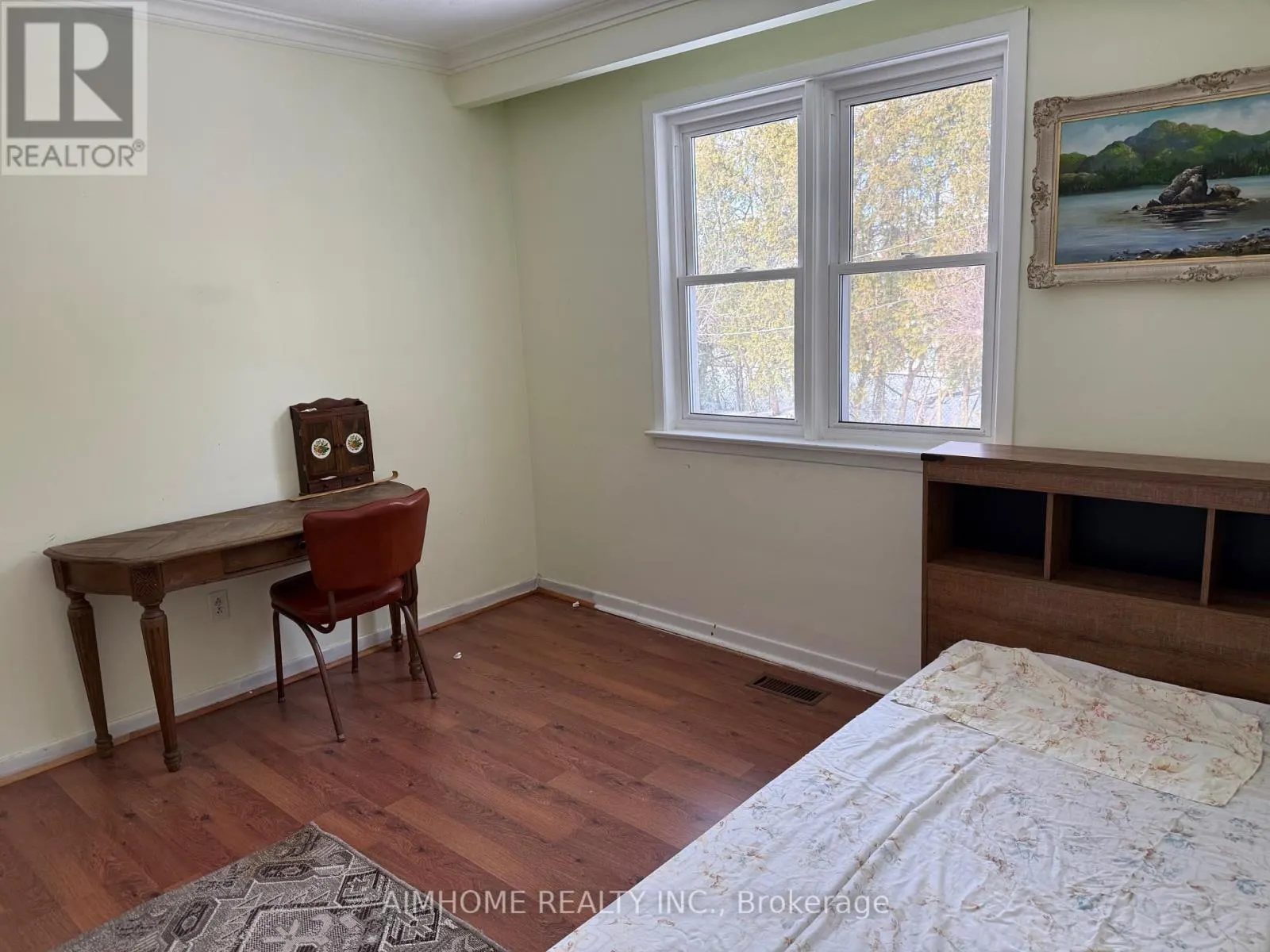 #1 - 68 CLAVER AVENUE