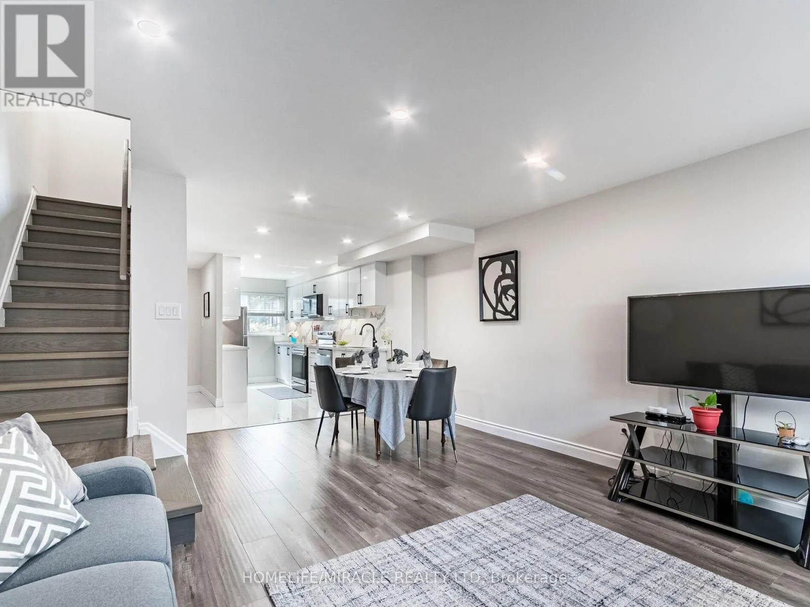 124 - 180 MISSISSAUGA VALLEY BOULEVARD