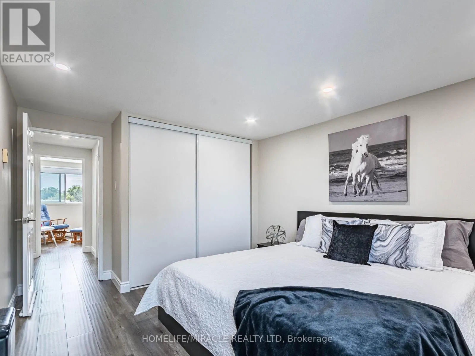 124 - 180 MISSISSAUGA VALLEY BOULEVARD