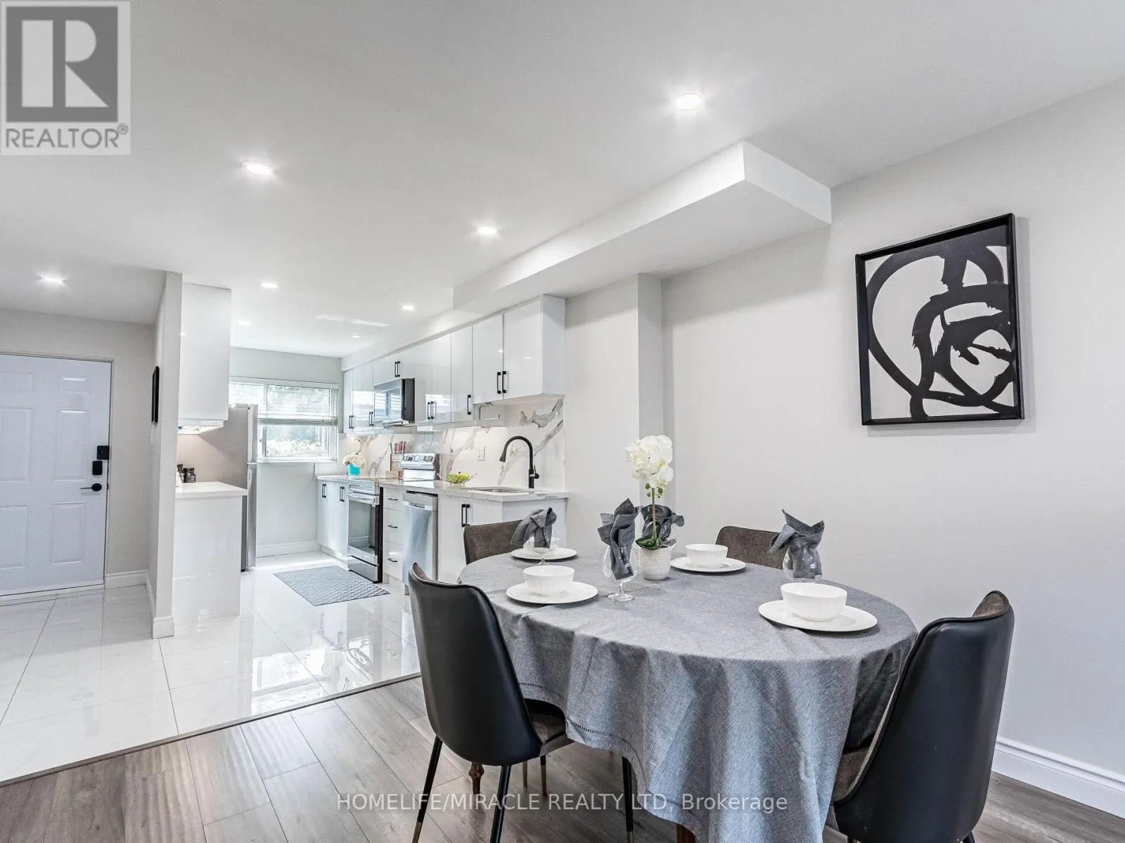 124 - 180 MISSISSAUGA VALLEY BOULEVARD