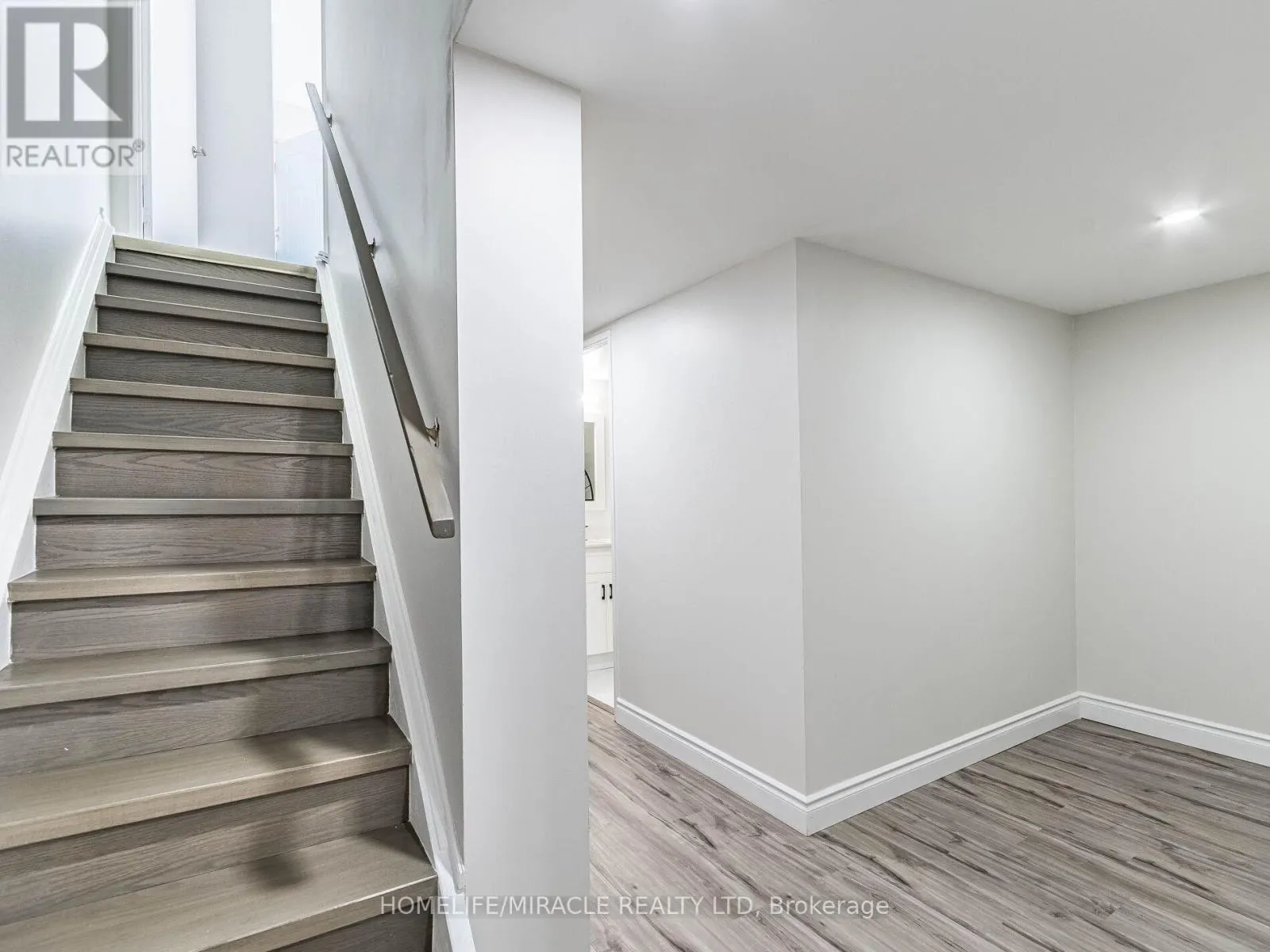 124 - 180 MISSISSAUGA VALLEY BOULEVARD
