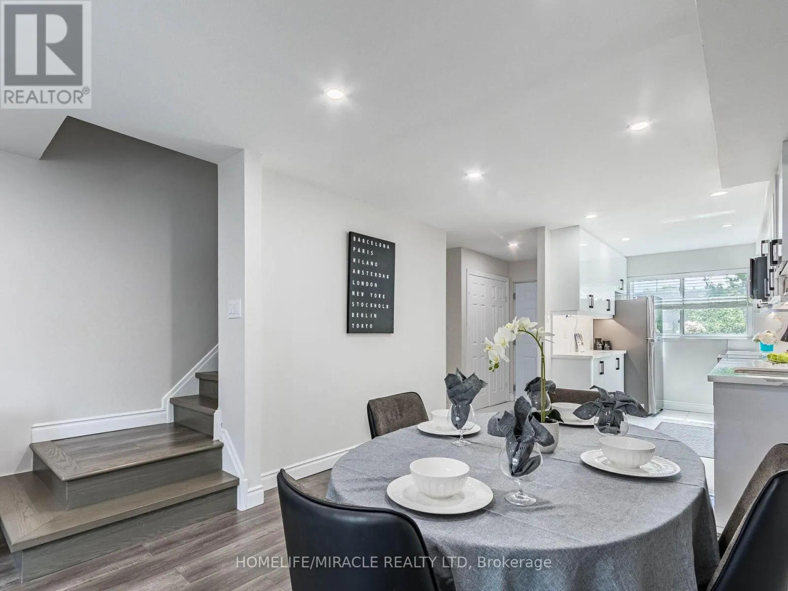 124 - 180 MISSISSAUGA VALLEY BOULEVARD