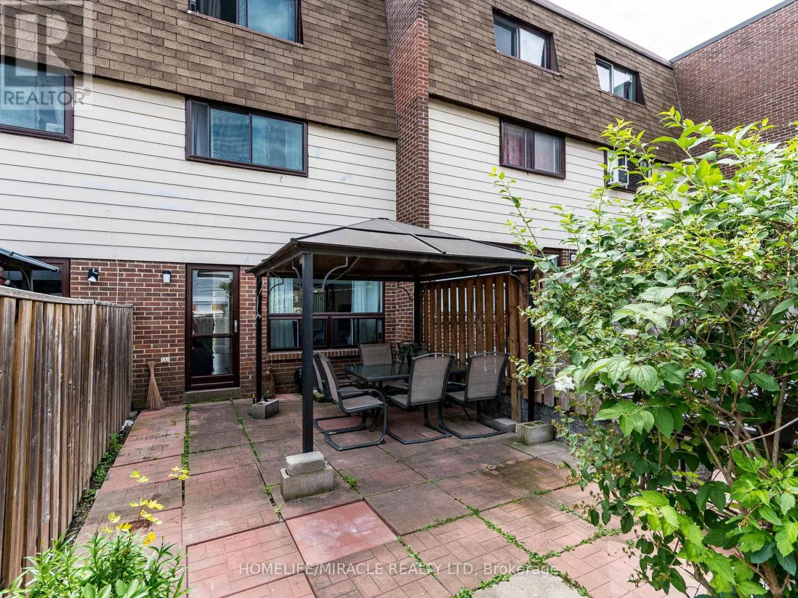 124 - 180 MISSISSAUGA VALLEY BOULEVARD