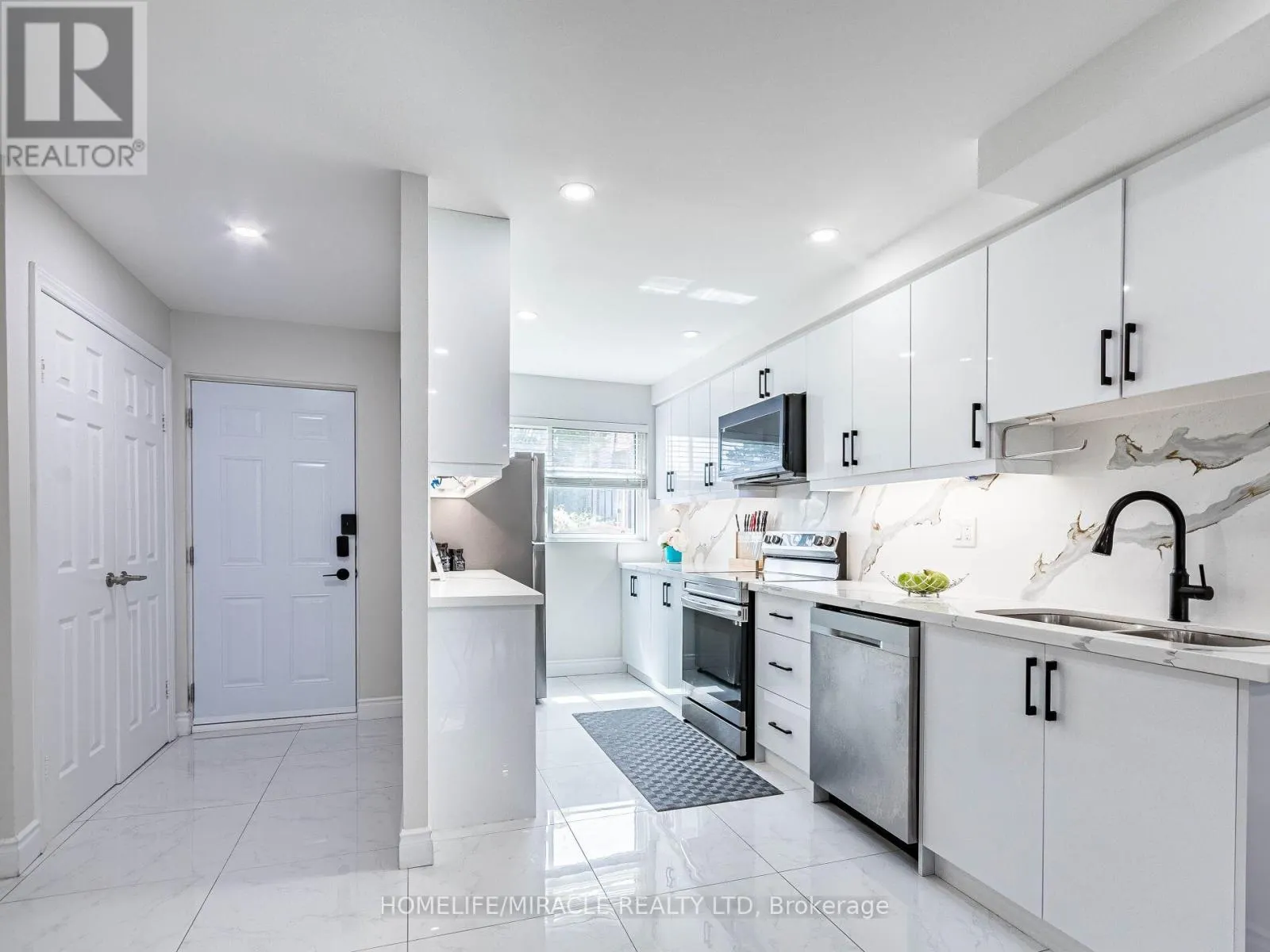 124 - 180 MISSISSAUGA VALLEY BOULEVARD