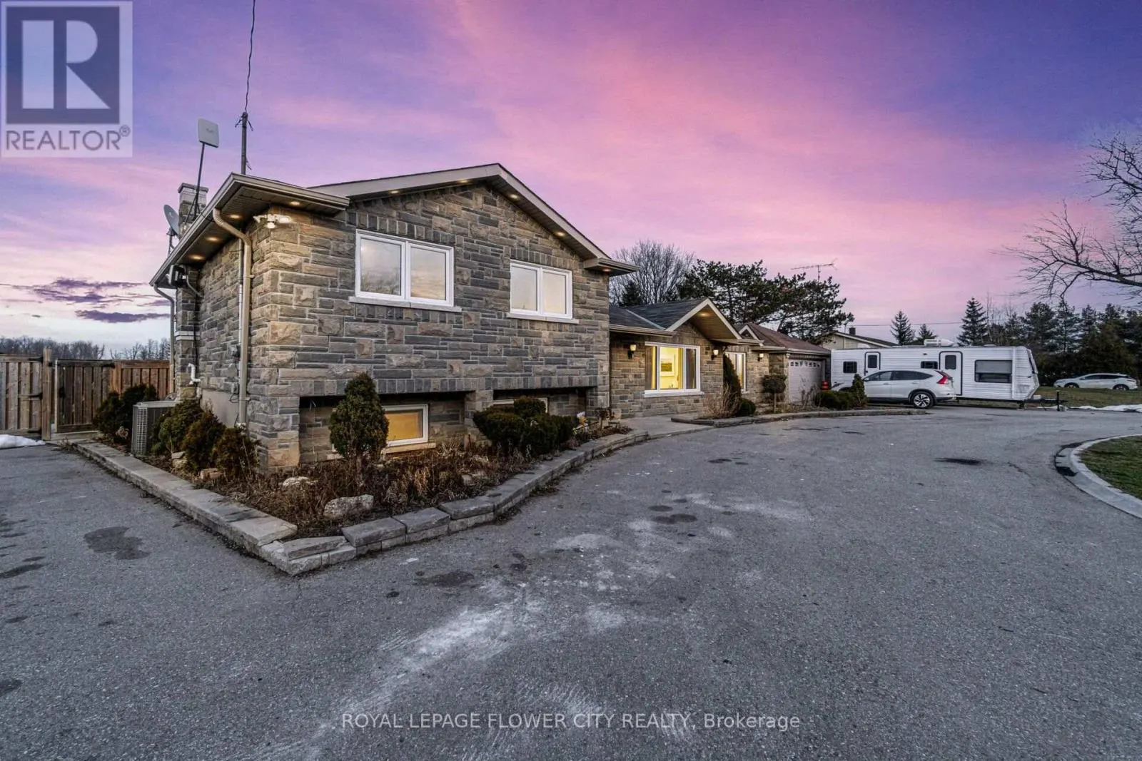 12821 HERITAGE ROAD