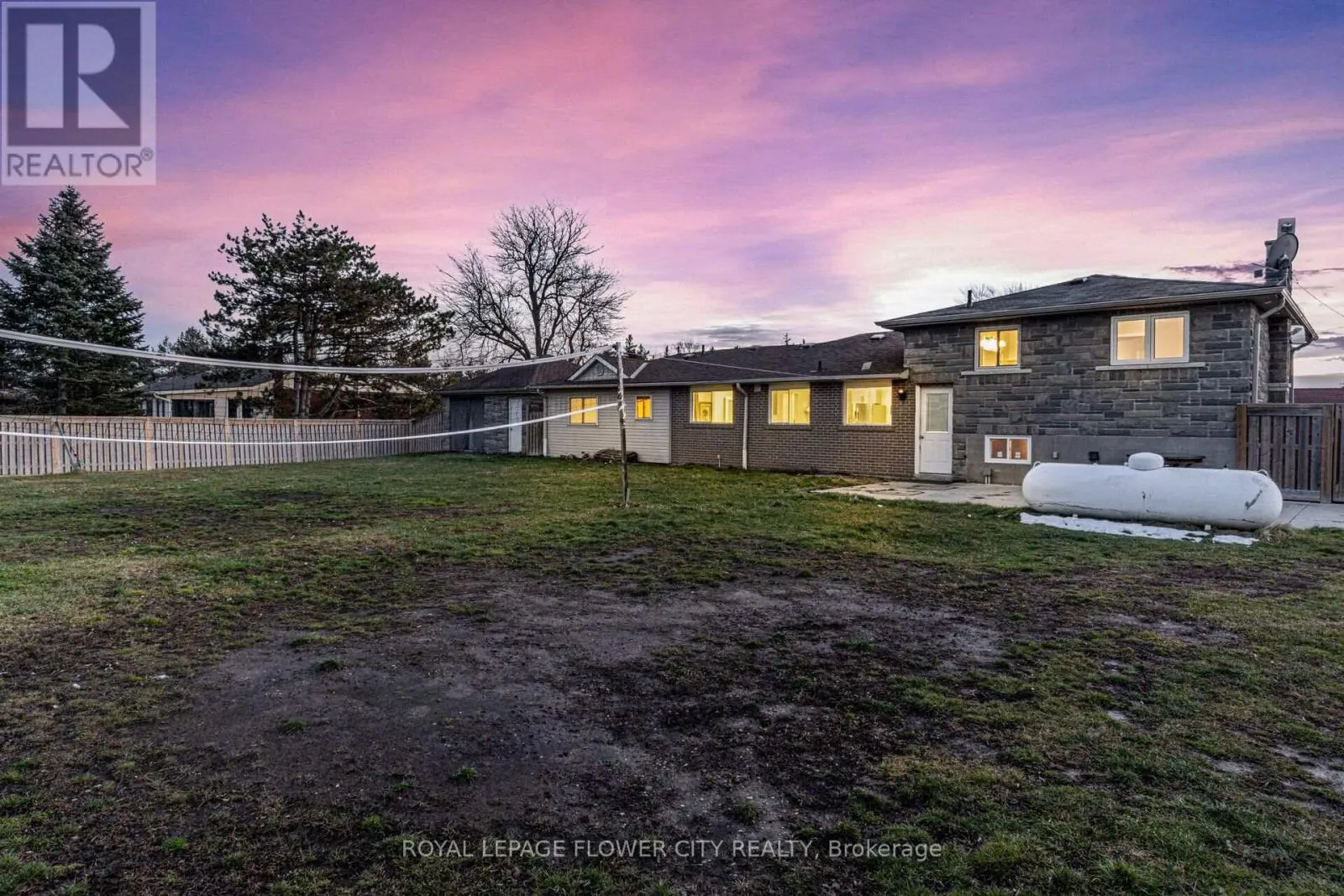 12821 HERITAGE ROAD