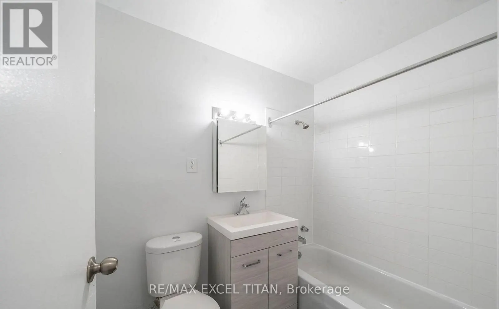 G4 - 2505 EGLINTON AVENUE W